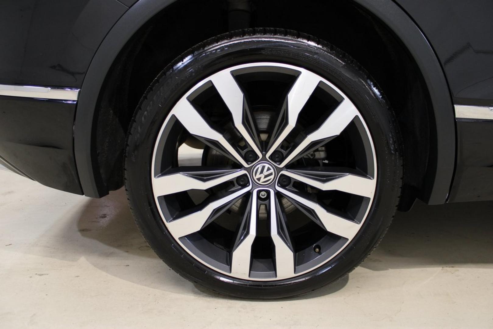 2021 Deep Black Pearl /Saffrano Orange and Black Volkswagen Tiguan 2.0T SEL Premium R-Line (3VV4B7AX4MM) with an 2.0L TSI DOHC engine, Automatic transmission, located at 15300 Midway Rd., Addison, TX, 75001, (972) 702-0011, 32.958321, -96.838074 - Photo#9