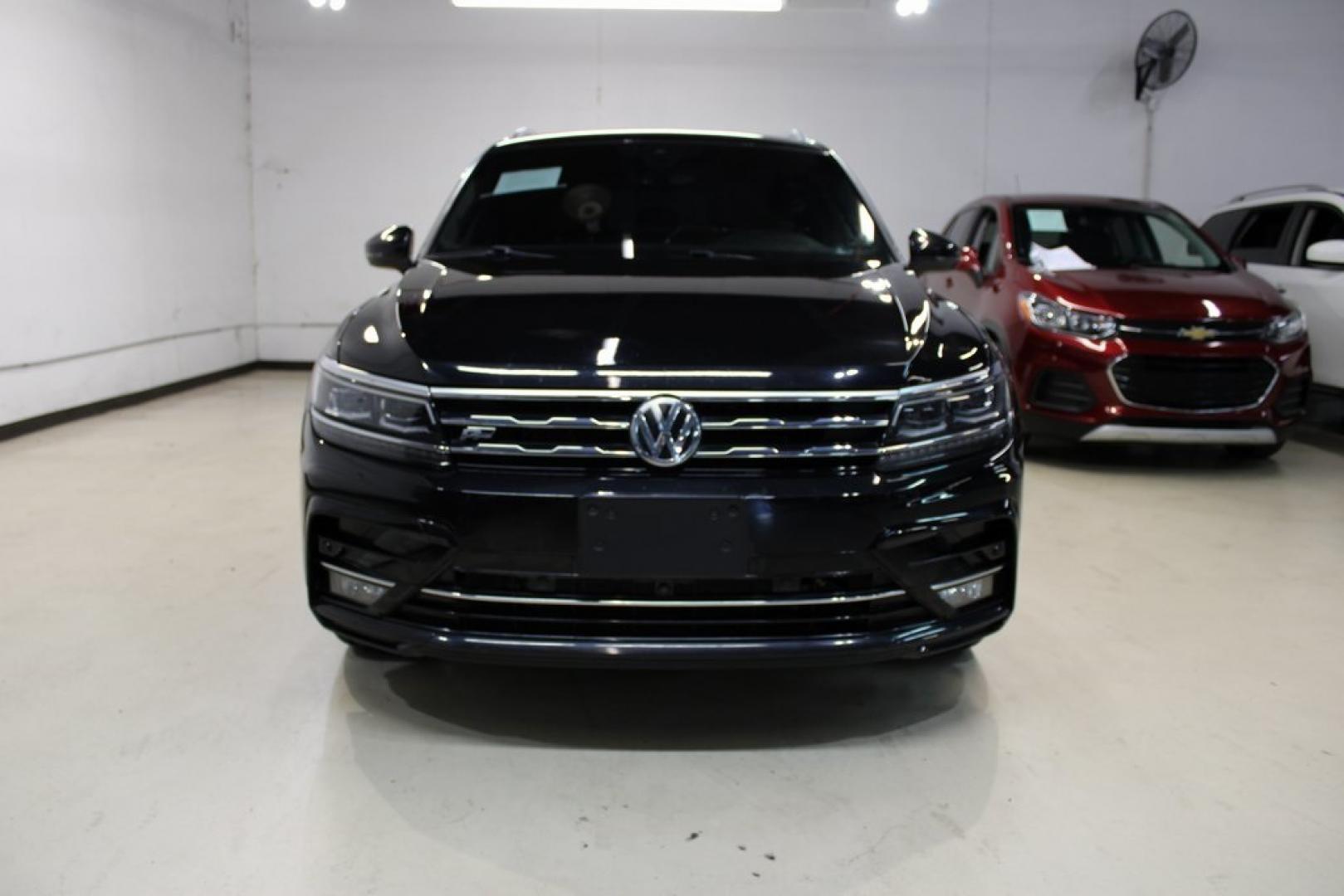 2021 Deep Black Pearl /Saffrano Orange and Black Volkswagen Tiguan 2.0T SEL Premium R-Line (3VV4B7AX4MM) with an 2.0L TSI DOHC engine, Automatic transmission, located at 15300 Midway Rd., Addison, TX, 75001, (972) 702-0011, 32.958321, -96.838074 - Photo#5