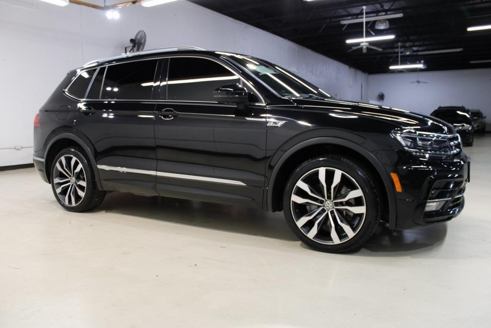 2021 Deep Black Pearl /Saffrano Orange and Black Volkswagen Tiguan 2.0T SEL Premium R-Line (3VV4B7AX4MM) with an 2.0L TSI DOHC engine, Automatic transmission, located at 15300 Midway Rd., Addison, TX, 75001, (972) 702-0011, 32.958321, -96.838074 - Photo#6