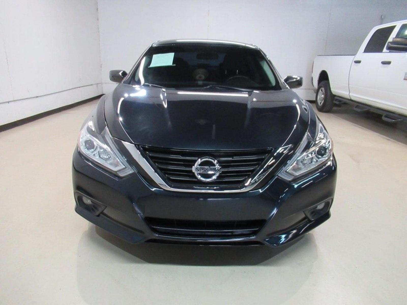 2017 Storm Blue /Charcoal Nissan Altima 2.5 SV (1N4AL3AP0HC) with an 2.5L 4-Cylinder DOHC 16V engine, CVT transmission, located at 15300 Midway Rd., Addison, 75001, (972) 702-0011, 32.958321, -96.838074 - HOME OF THE NO HAGGLE PRICE - WHOLESALE PRICES TO THE PUBLIC!! Altima 2.5 SV, 4D Sedan, 2.5L 4-Cylinder DOHC 16V, CVT, FWD, Blue, Charcoal Cloth.<br><br>Blue 2017 Nissan Altima 2.5 SV<br><br>27/39 City/Highway MPG<br><br><br>At Midway Auto Group, we strive to provide you with the best quality vehicl - Photo #5