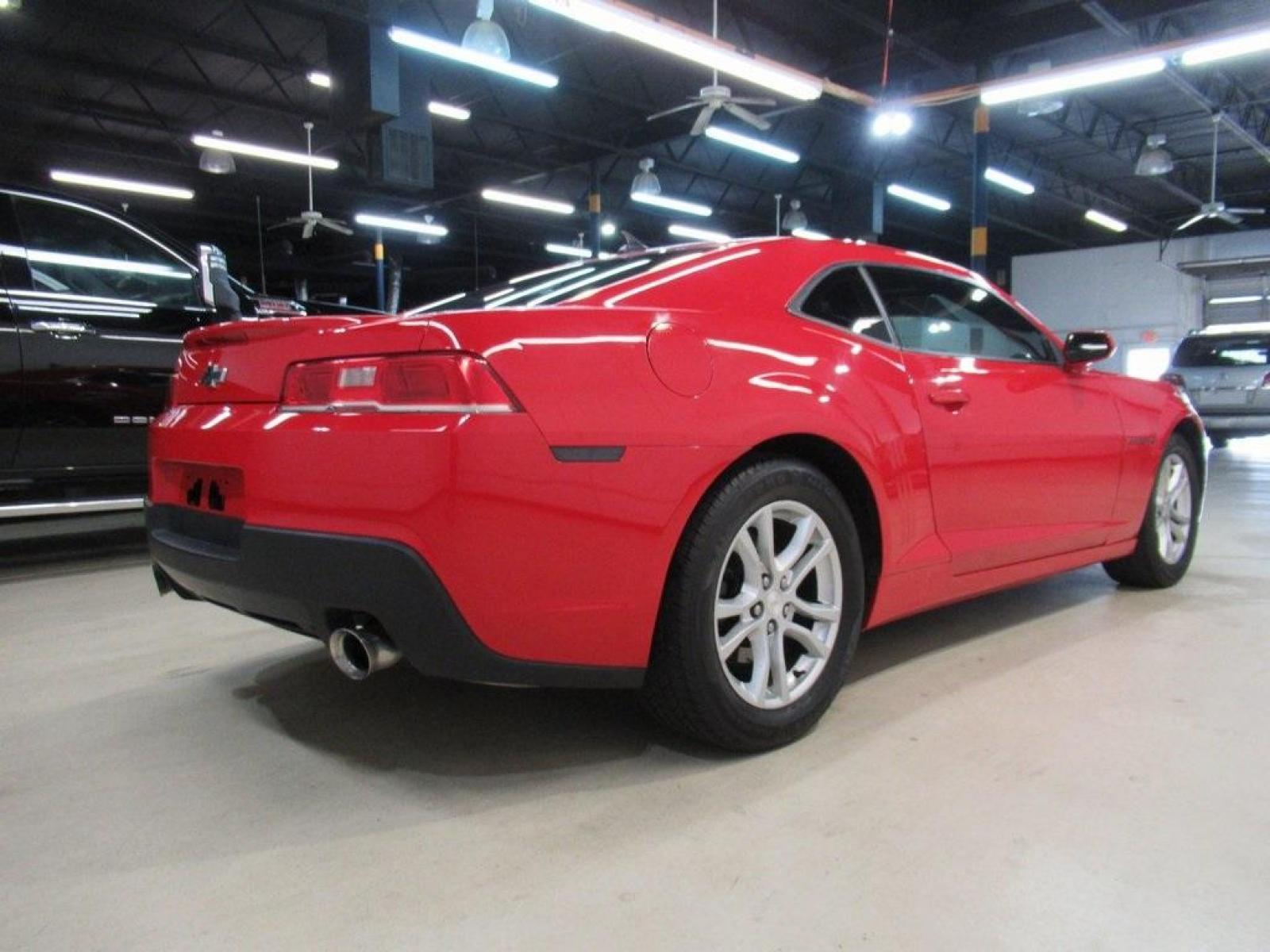 2014 Red Hot /Black Chevrolet Camaro 1LT (2G1FB1E34E9) with an 3.6L V6 DGI DOHC VVT engine, Manual transmission, located at 15300 Midway Rd., Addison, 75001, (972) 702-0011, 32.958321, -96.838074 - Photo #2