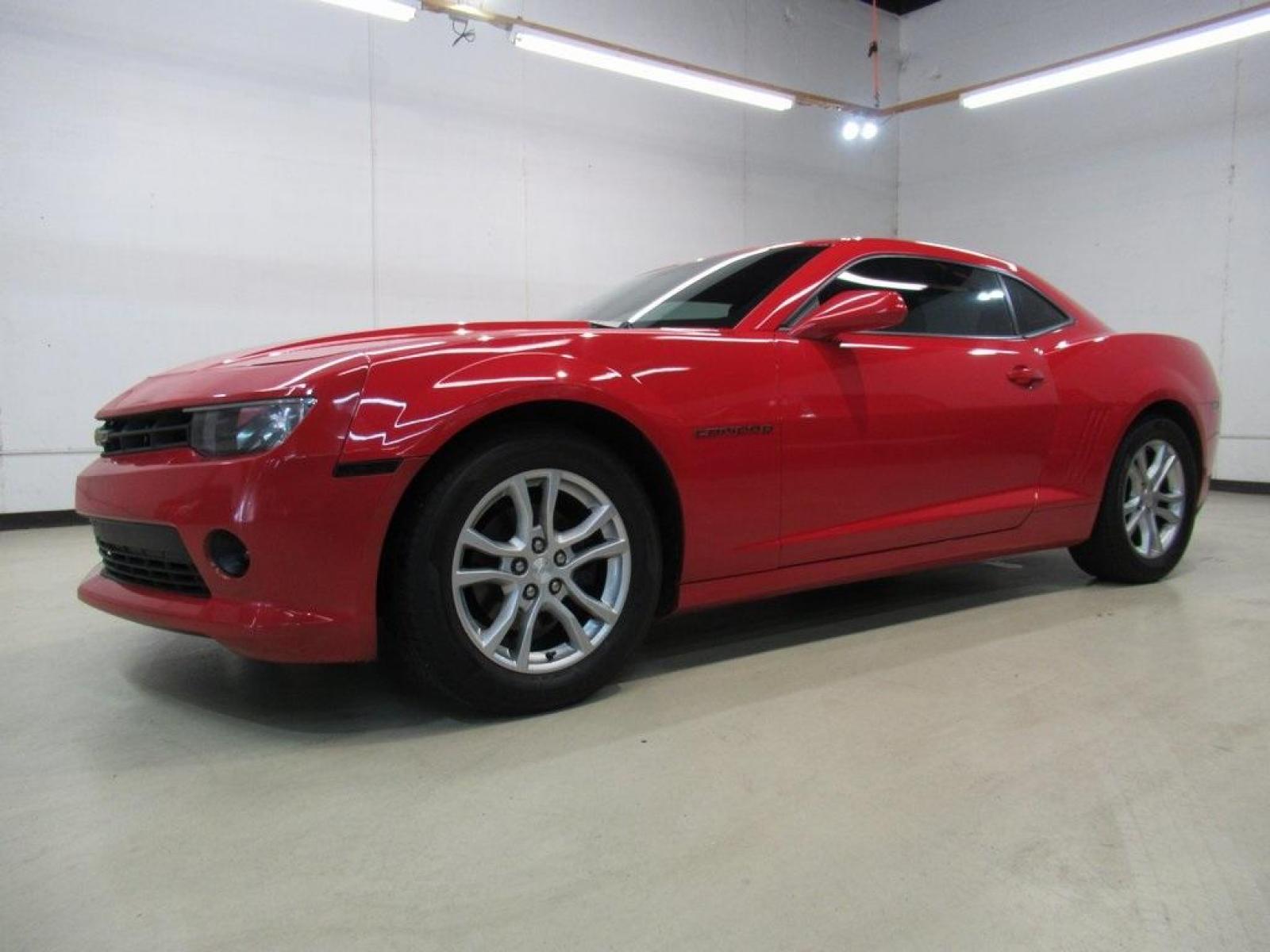 2014 Red Hot /Black Chevrolet Camaro 1LT (2G1FB1E34E9) with an 3.6L V6 DGI DOHC VVT engine, Manual transmission, located at 15300 Midway Rd., Addison, 75001, (972) 702-0011, 32.958321, -96.838074 - Photo #4