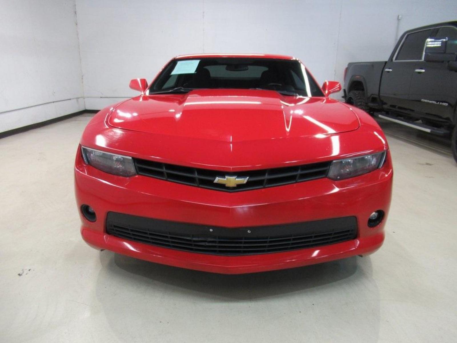 2014 Red Hot /Black Chevrolet Camaro 1LT (2G1FB1E34E9) with an 3.6L V6 DGI DOHC VVT engine, Manual transmission, located at 15300 Midway Rd., Addison, 75001, (972) 702-0011, 32.958321, -96.838074 - Photo #5