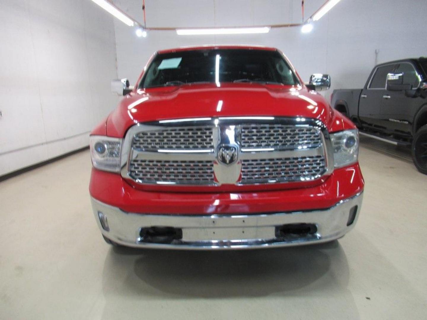 2015 Flame Red Clearcoat /Black Ram 1500 Laramie (1C6RR7NT5FS) with an HEMI 5.7L V8 Multi Displacement VVT engine, Automatic transmission, located at 15300 Midway Rd., Addison, TX, 75001, (972) 702-0011, 32.958321, -96.838074 - HOME OF THE NO HAGGLE PRICE - WHOLESALE PRICES TO THE PUBLIC!! 1500 Laramie, 4D Crew Cab, HEMI 5.7L V8 Multi Displacement VVT, 8-Speed Automatic, 4WD, Flame Red Clearcoat, Black Leather.<br><br>Flame Red Clearcoat 2015 Ram 1500 Laramie<br><br>Recent Arrival!<br><br>Awards:<br> * Green Car Journal 2 - Photo#5