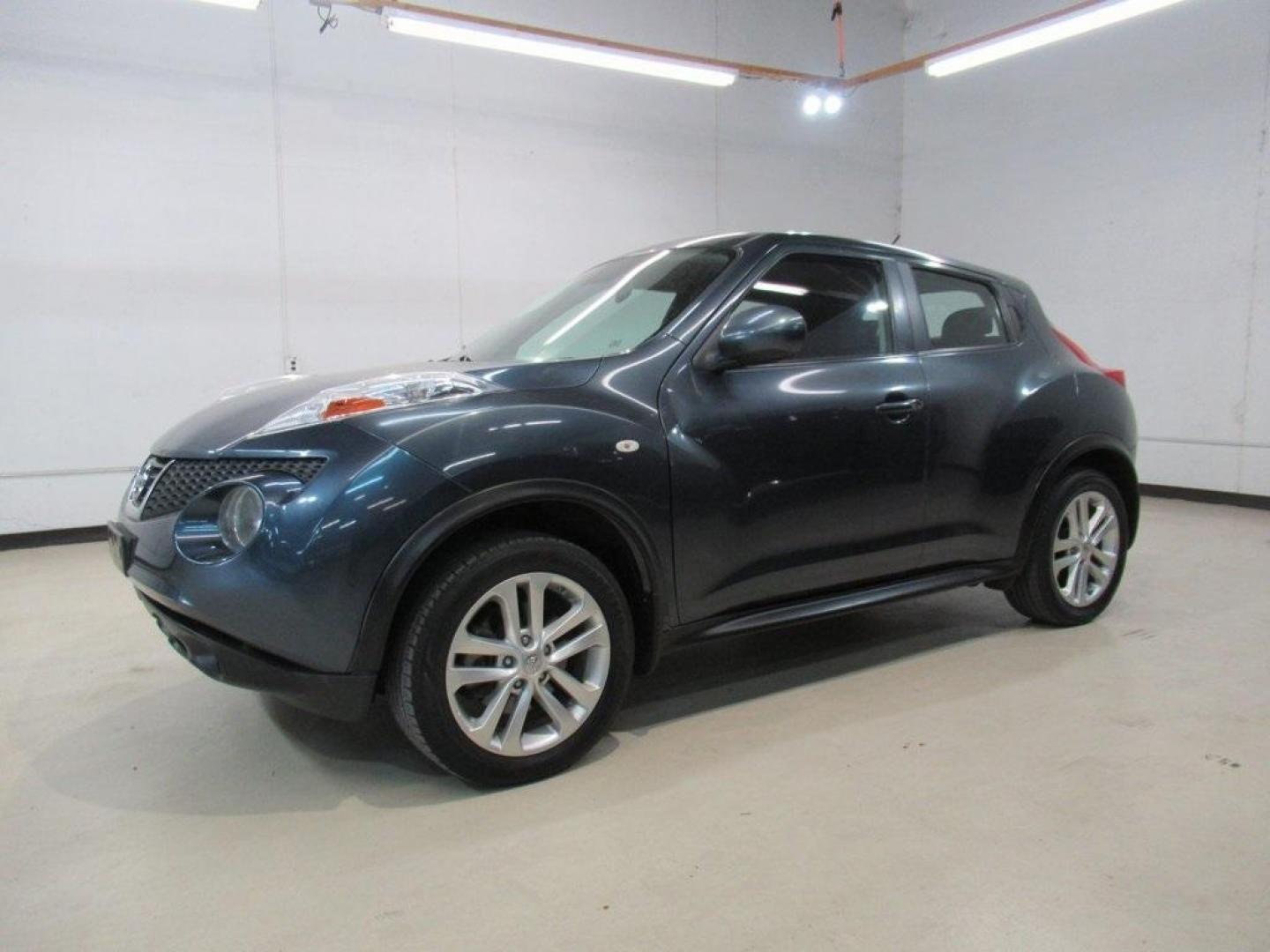 2013 Graphite Blue /Black Nissan Juke S (JN8AF5MV7DT) with an 1.6L I4 DOHC 16V engine, CVT transmission, located at 15300 Midway Rd., Addison, TX, 75001, (972) 702-0011, 32.958321, -96.838074 - Photo#4