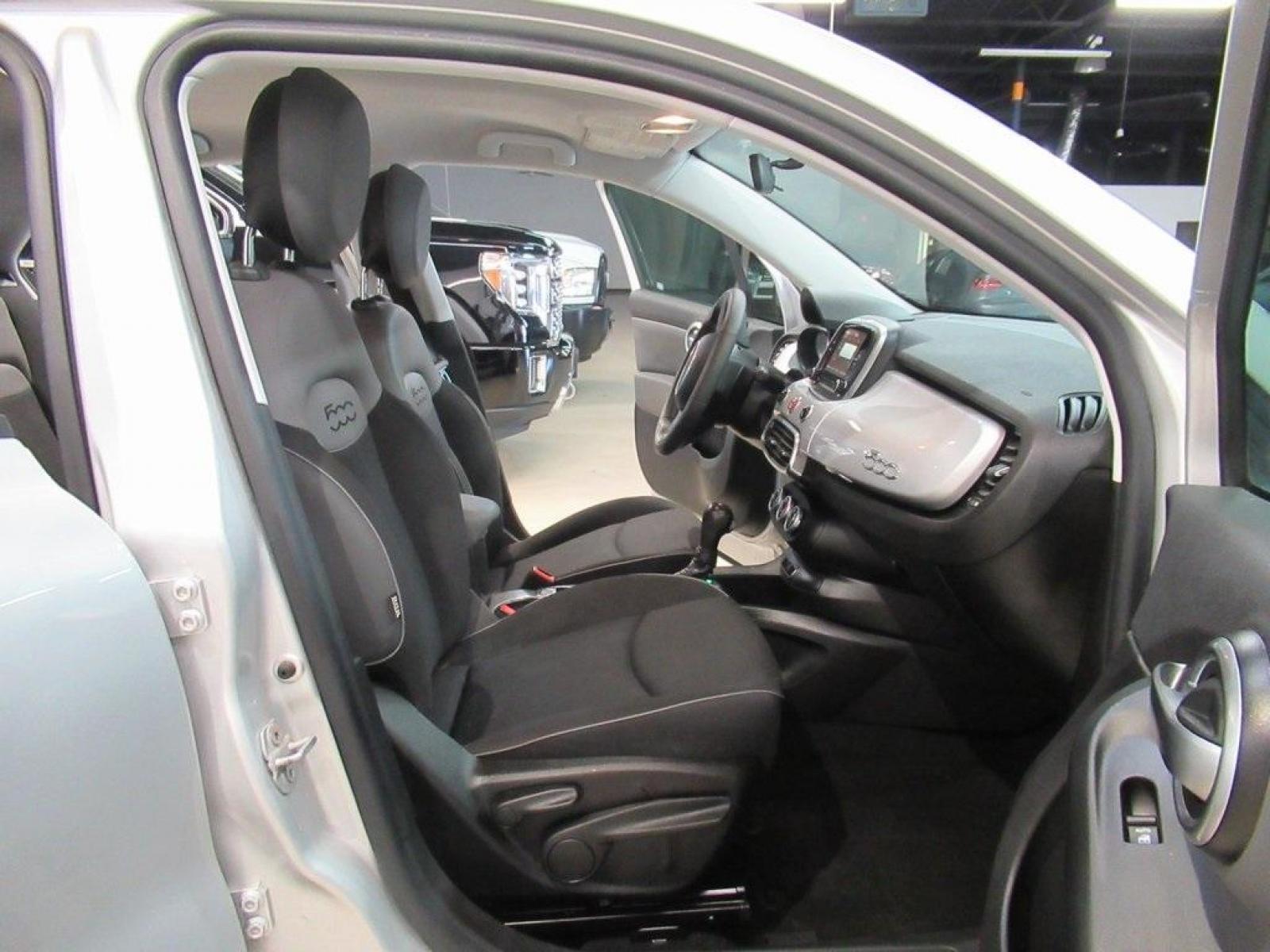 2016 Grigio Argento (Gray Metallic) /black gray Fiat 500X Easy (ZFBCFXBT9GP) with an 2.4L I4 MultiAir engine, Automatic transmission, located at 15300 Midway Rd., Addison, 75001, (972) 702-0011, 32.958321, -96.838074 - Photo #15