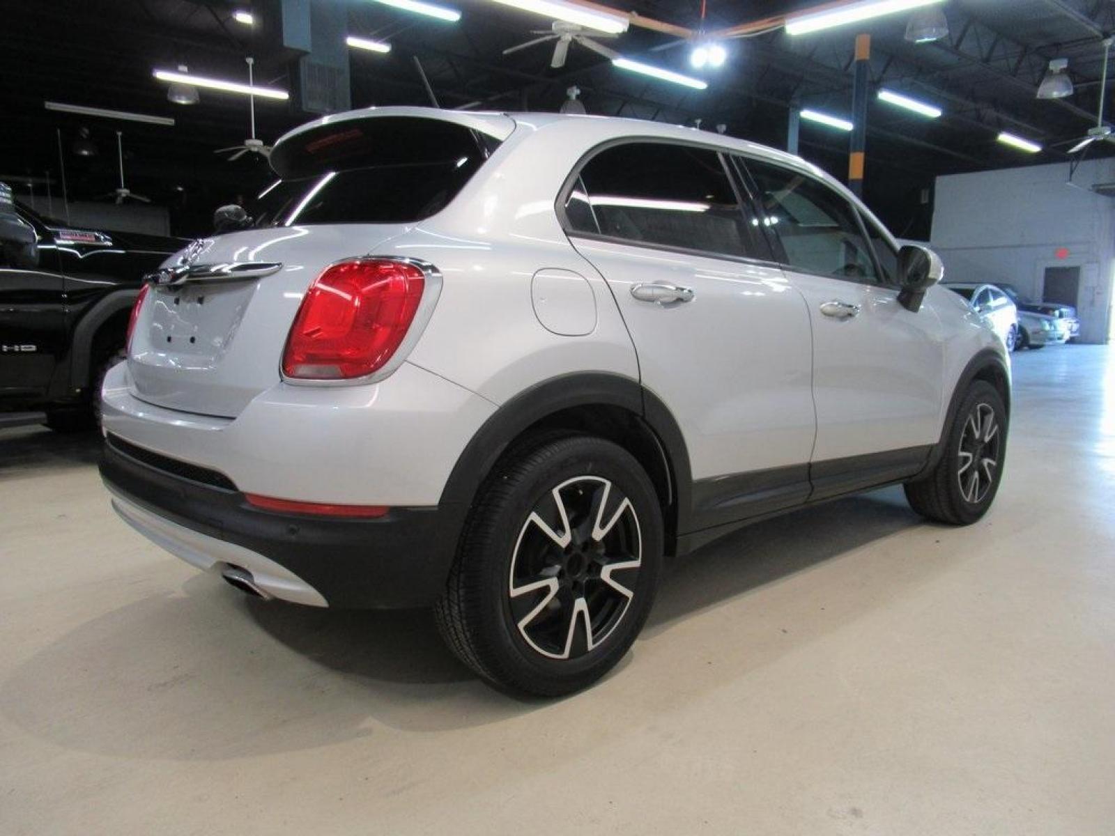 2016 Grigio Argento (Gray Metallic) /black gray Fiat 500X Easy (ZFBCFXBT9GP) with an 2.4L I4 MultiAir engine, Automatic transmission, located at 15300 Midway Rd., Addison, 75001, (972) 702-0011, 32.958321, -96.838074 - Photo #2