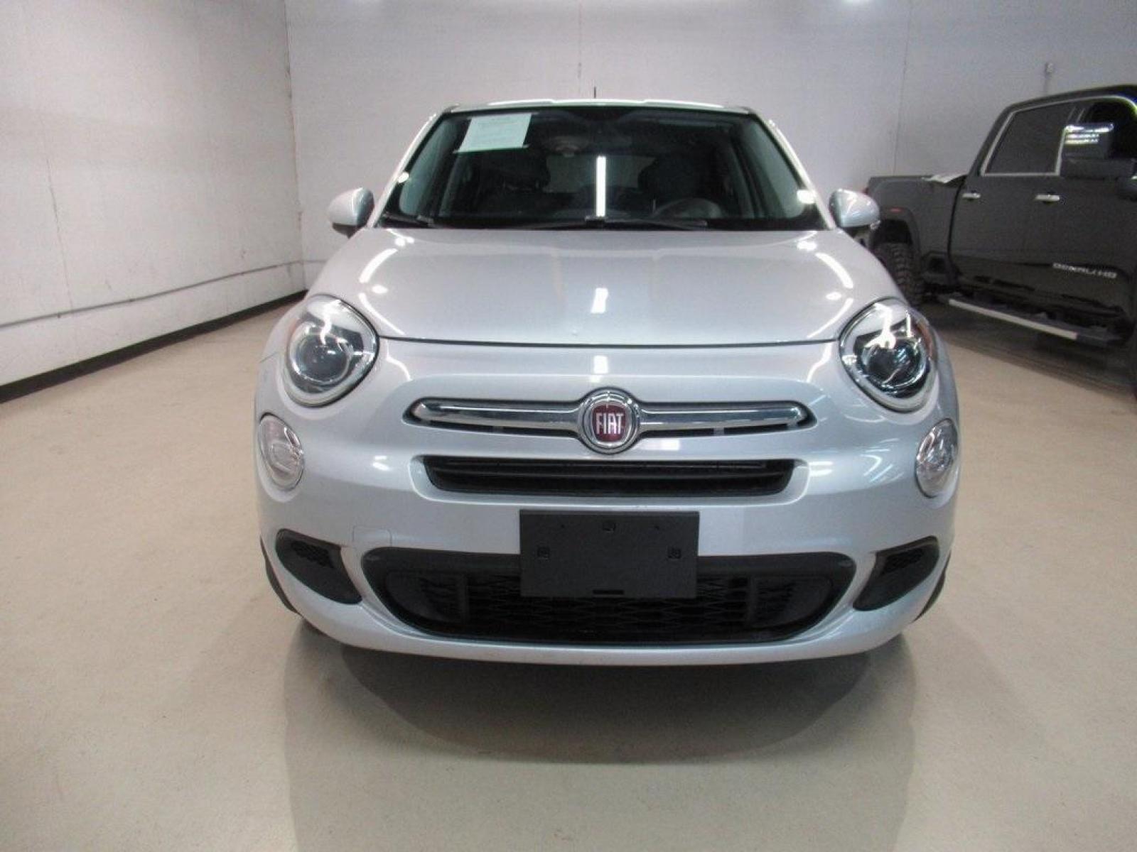 2016 Grigio Argento (Gray Metallic) /black gray Fiat 500X Easy (ZFBCFXBT9GP) with an 2.4L I4 MultiAir engine, Automatic transmission, located at 15300 Midway Rd., Addison, 75001, (972) 702-0011, 32.958321, -96.838074 - Photo #5
