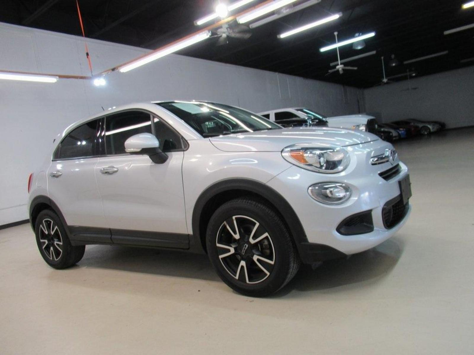 2016 Grigio Argento (Gray Metallic) /black gray Fiat 500X Easy (ZFBCFXBT9GP) with an 2.4L I4 MultiAir engine, Automatic transmission, located at 15300 Midway Rd., Addison, 75001, (972) 702-0011, 32.958321, -96.838074 - Photo #6
