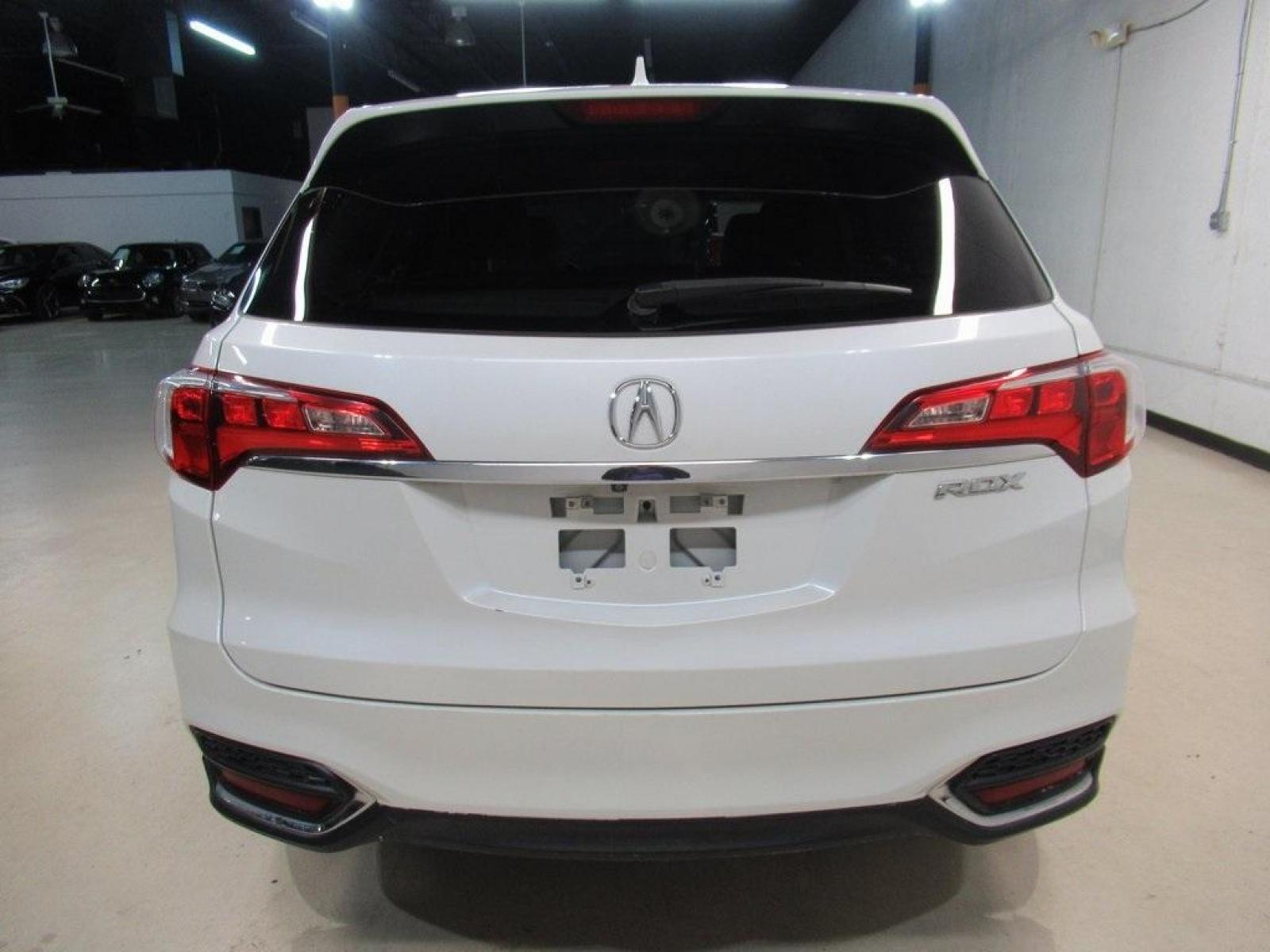 2017 White Diamond Pearl /Parchment Acura RDX AcuraWatch Plus Package (5J8TB3H34HL) with an 3.5L V6 SOHC i-VTEC 24V engine, Automatic transmission, located at 15300 Midway Rd., Addison, 75001, (972) 702-0011, 32.958321, -96.838074 - Photo #11