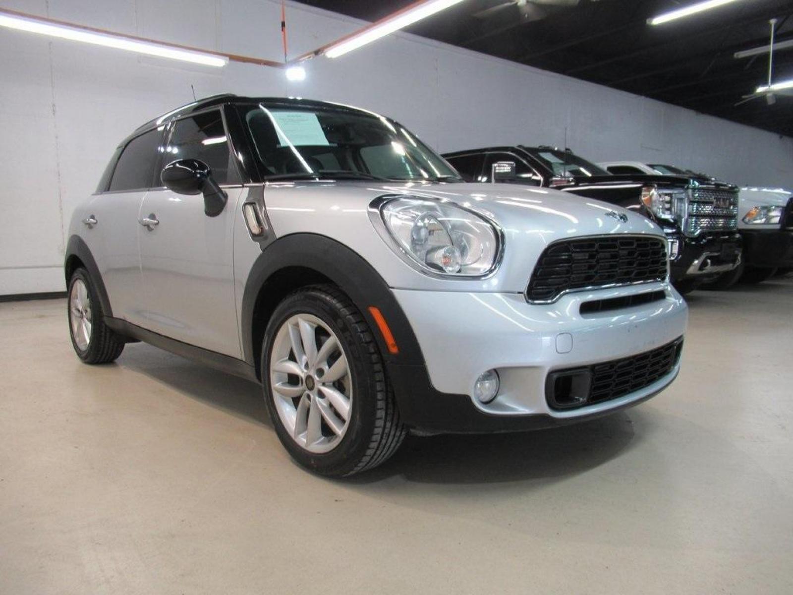 2012 Crystal Silver Metallic /Carbon Black MINI Cooper S Countryman Base (WMWZC3C57CW) with an 1.6L I4 DOHC 16V engine, Automatic transmission, located at 15300 Midway Rd., Addison, 75001, (972) 702-0011, 32.958321, -96.838074 - Photo #1