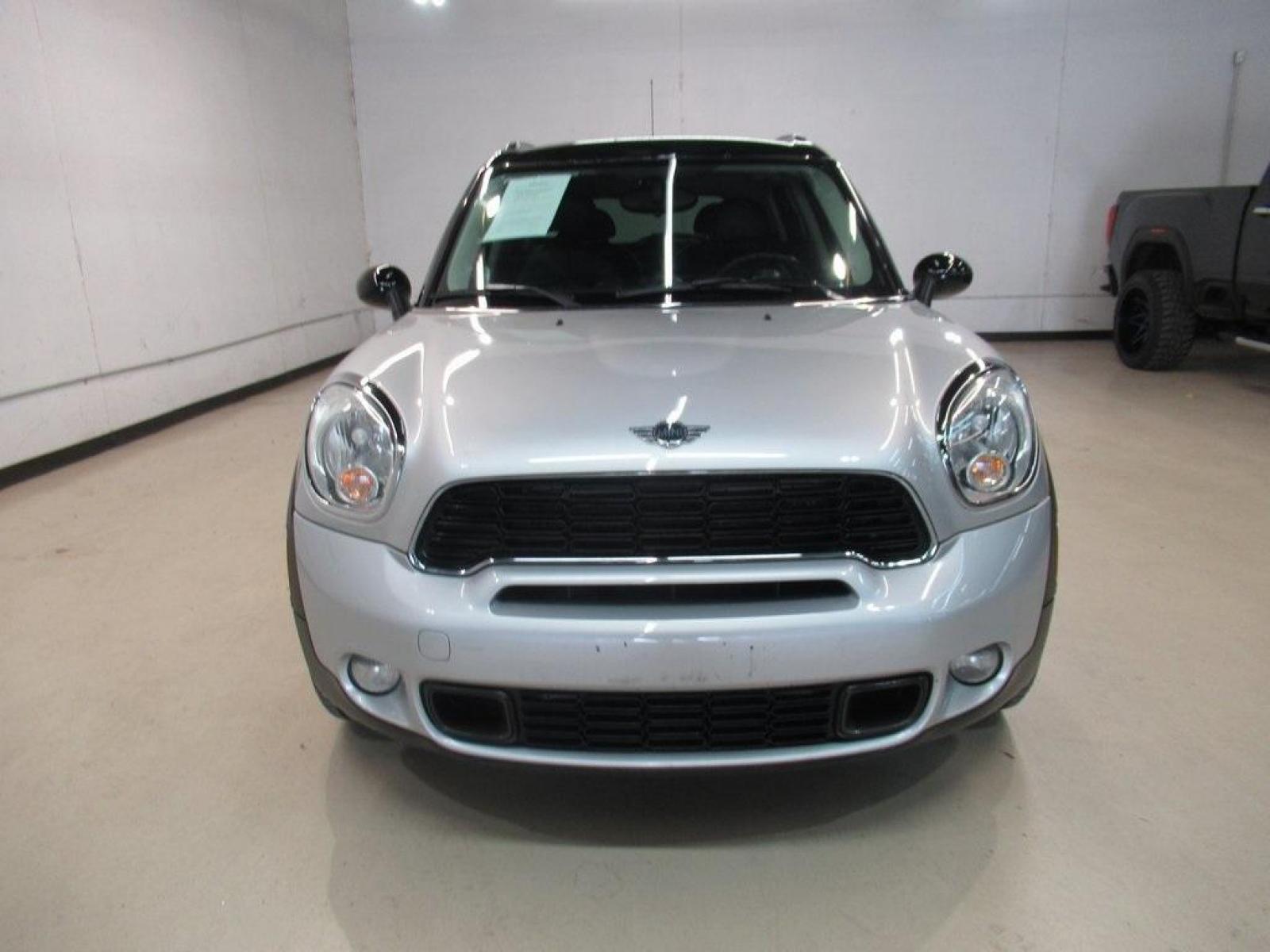 2012 Crystal Silver Metallic /Carbon Black MINI Cooper S Countryman Base (WMWZC3C57CW) with an 1.6L I4 DOHC 16V engine, Automatic transmission, located at 15300 Midway Rd., Addison, 75001, (972) 702-0011, 32.958321, -96.838074 - Photo #5