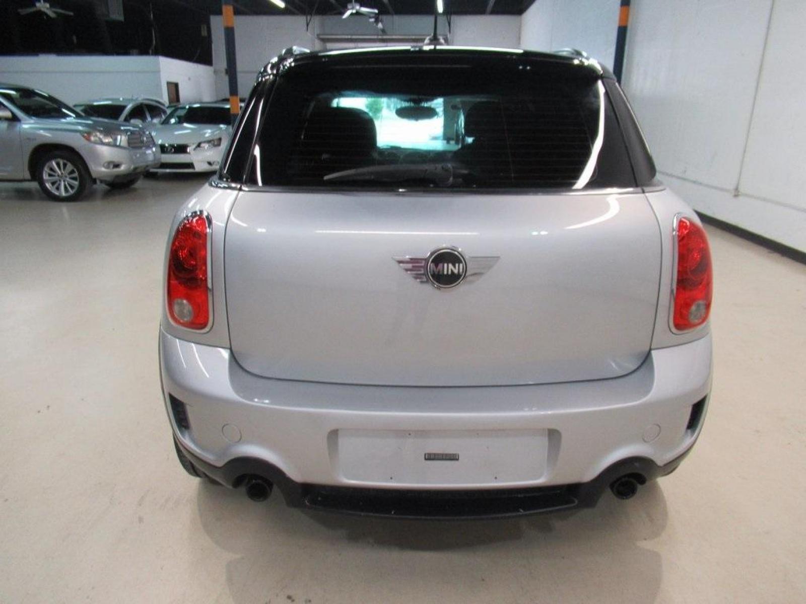 2012 Crystal Silver Metallic /Carbon Black MINI Cooper S Countryman Base (WMWZC3C57CW) with an 1.6L I4 DOHC 16V engine, Automatic transmission, located at 15300 Midway Rd., Addison, 75001, (972) 702-0011, 32.958321, -96.838074 - Photo #7