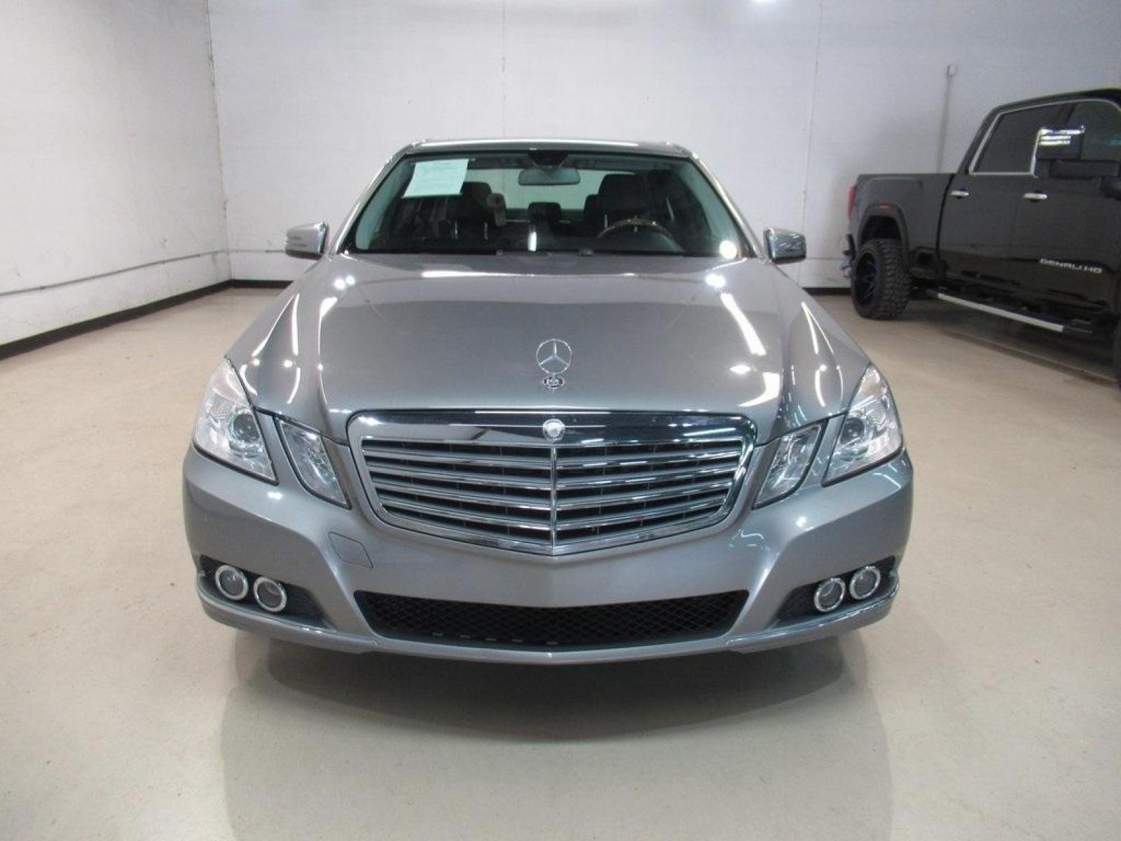 2011 Gray /Black Mercedes-Benz E-Class E 350 (WDDHF8HB6BA) with an 3.5L V6 DOHC 24V engine, Automatic transmission, located at 15300 Midway Rd., Addison, 75001, (972) 702-0011, 32.958321, -96.838074 - HOME OF THE NO HAGGLE PRICE - WHOLESALE PRICES TO THE PUBLIC!! E 350 4MATIC, 4D Sedan, 3.5L V6 DOHC 24V, 7-Speed Automatic, 4MATIC, Gray. Priced below KBB Fair Purchase Price! Odometer is 29040 miles below market average!<br><br>Gray 2011 Mercedes-Benz E-Class E 350<br><br>Recent Arrival!<br><br><br - Photo #5