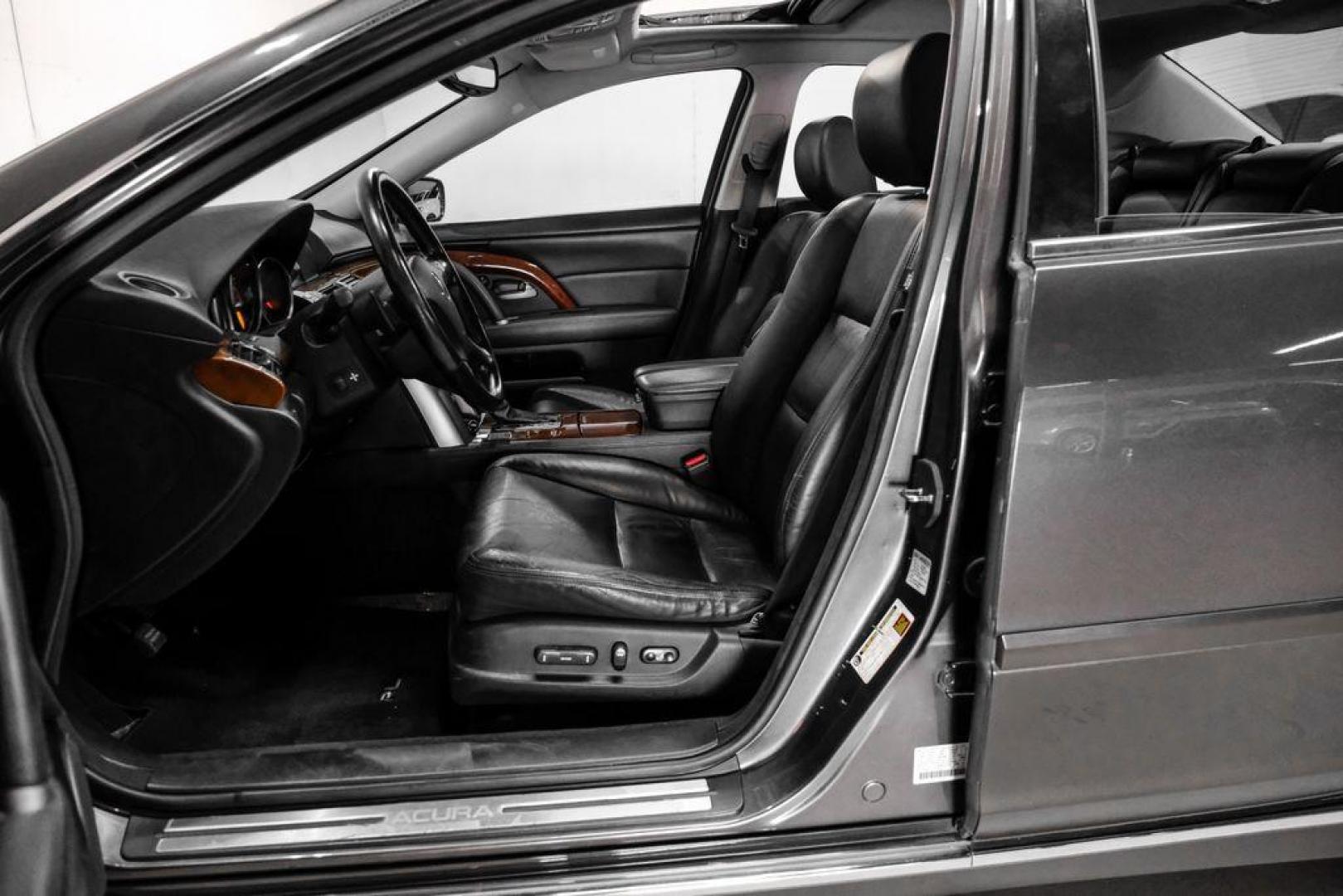 2010 Grigio Metallic /Parchment In Acura RL 3.7 (JH4KB2F56AC) with an 3.7L V6 SOHC VTEC engine, Automatic transmission, located at 15300 Midway Rd., Addison, TX, 75001, (972) 702-0011, 32.958321, -96.838074 - Photo#3