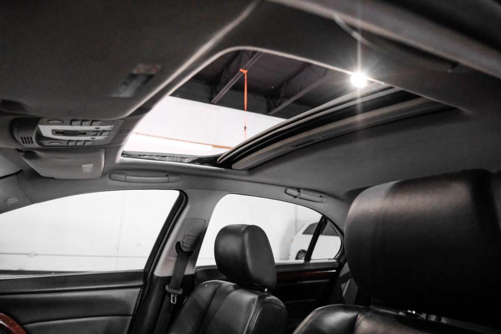 2010 Grigio Metallic /Parchment In Acura RL 3.7 (JH4KB2F56AC) with an 3.7L V6 SOHC VTEC engine, Automatic transmission, located at 15300 Midway Rd., Addison, TX, 75001, (972) 702-0011, 32.958321, -96.838074 - Photo#4