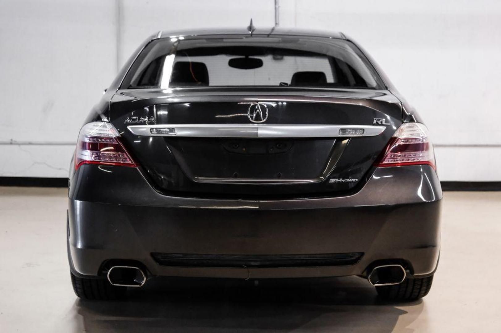 2010 Grigio Metallic /Parchment In Acura RL 3.7 (JH4KB2F56AC) with an 3.7L V6 SOHC VTEC engine, Automatic transmission, located at 15300 Midway Rd., Addison, TX, 75001, (972) 702-0011, 32.958321, -96.838074 - Photo#9