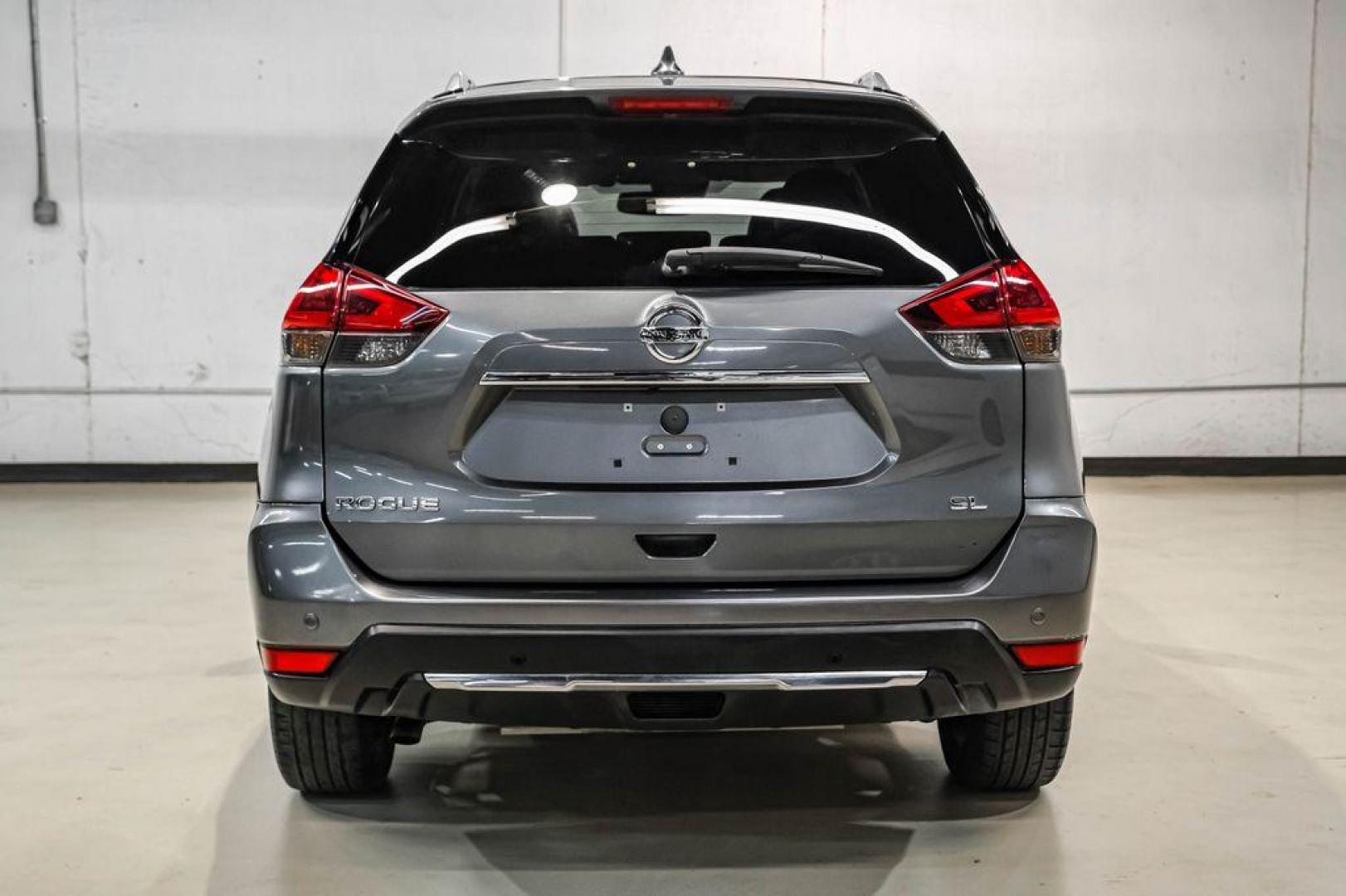 2020 Gun Metallic /Charcoal Nissan Rogue SL (5N1AT2MT2LC) with an 2.5L I4 DOHC 16V engine, CVT transmission, located at 15300 Midway Rd., Addison, TX, 75001, (972) 702-0011, 32.958321, -96.838074 - Photo#7