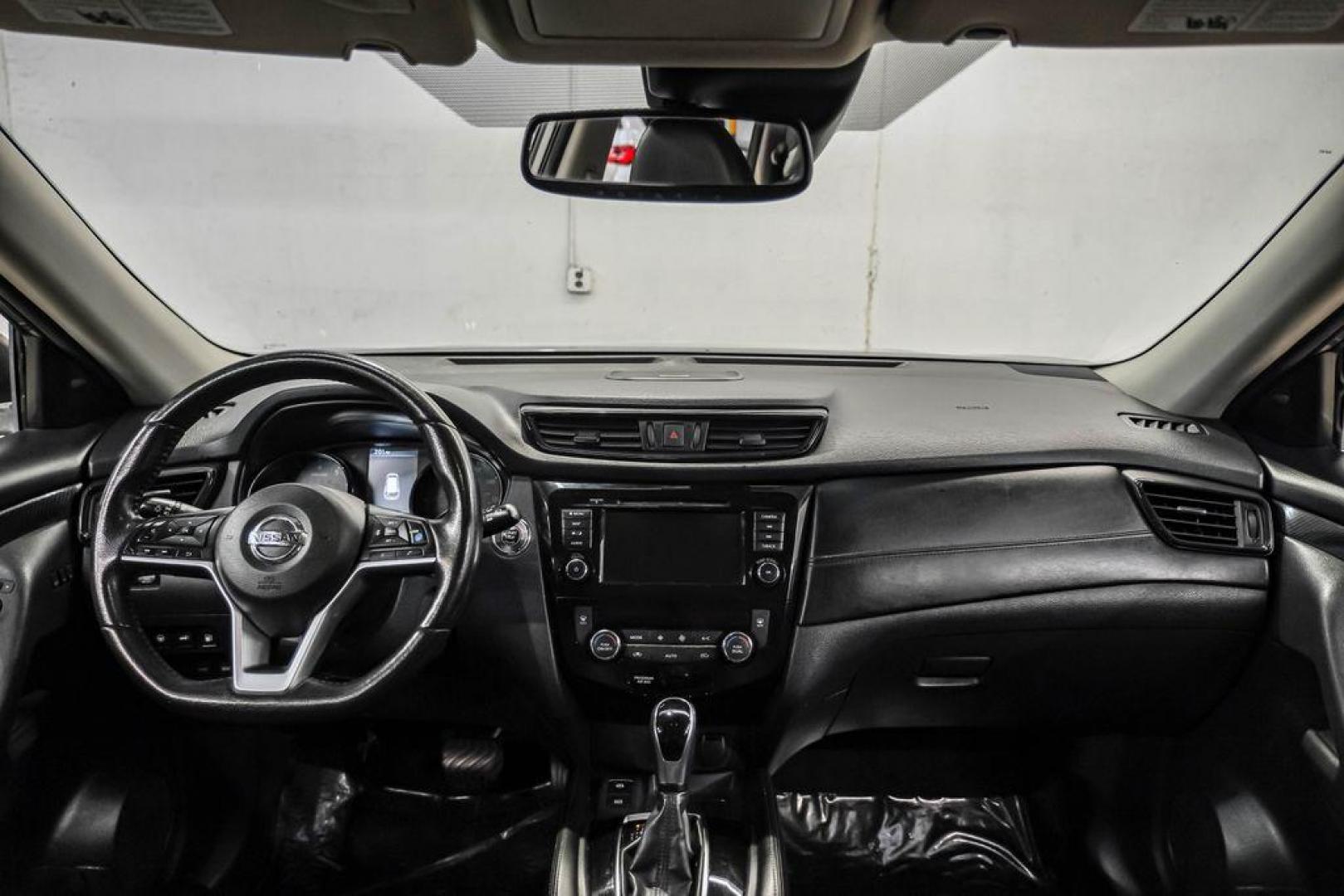 2020 Gun Metallic /Charcoal Nissan Rogue SL (5N1AT2MT2LC) with an 2.5L I4 DOHC 16V engine, CVT transmission, located at 15300 Midway Rd., Addison, TX, 75001, (972) 702-0011, 32.958321, -96.838074 - Photo#11