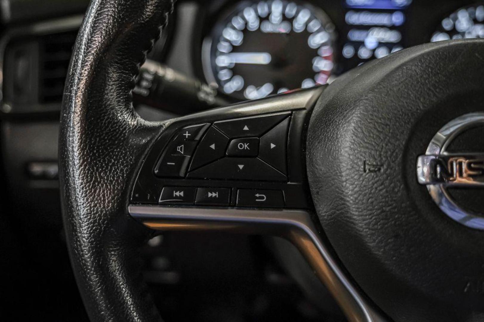 2020 Gun Metallic /Charcoal Nissan Rogue SL (5N1AT2MT2LC) with an 2.5L I4 DOHC 16V engine, CVT transmission, located at 15300 Midway Rd., Addison, TX, 75001, (972) 702-0011, 32.958321, -96.838074 - Photo#14