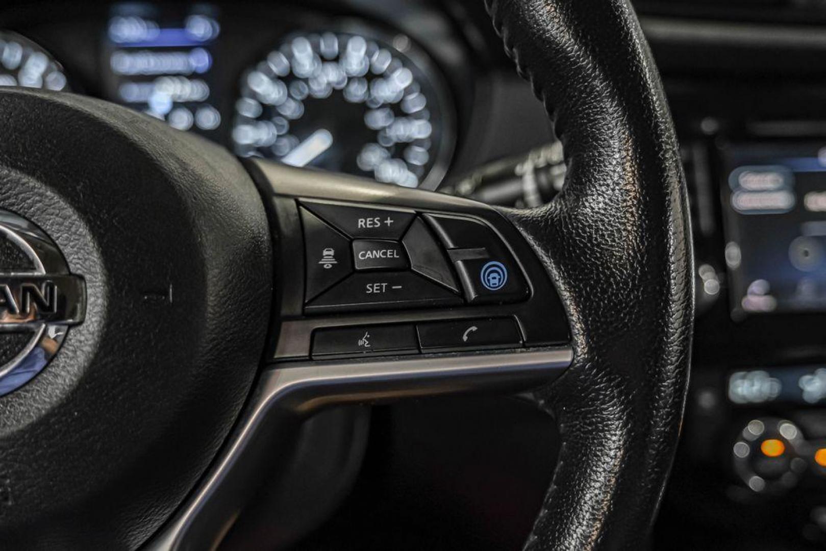 2020 Gun Metallic /Charcoal Nissan Rogue SL (5N1AT2MT2LC) with an 2.5L I4 DOHC 16V engine, CVT transmission, located at 15300 Midway Rd., Addison, TX, 75001, (972) 702-0011, 32.958321, -96.838074 - Photo#15