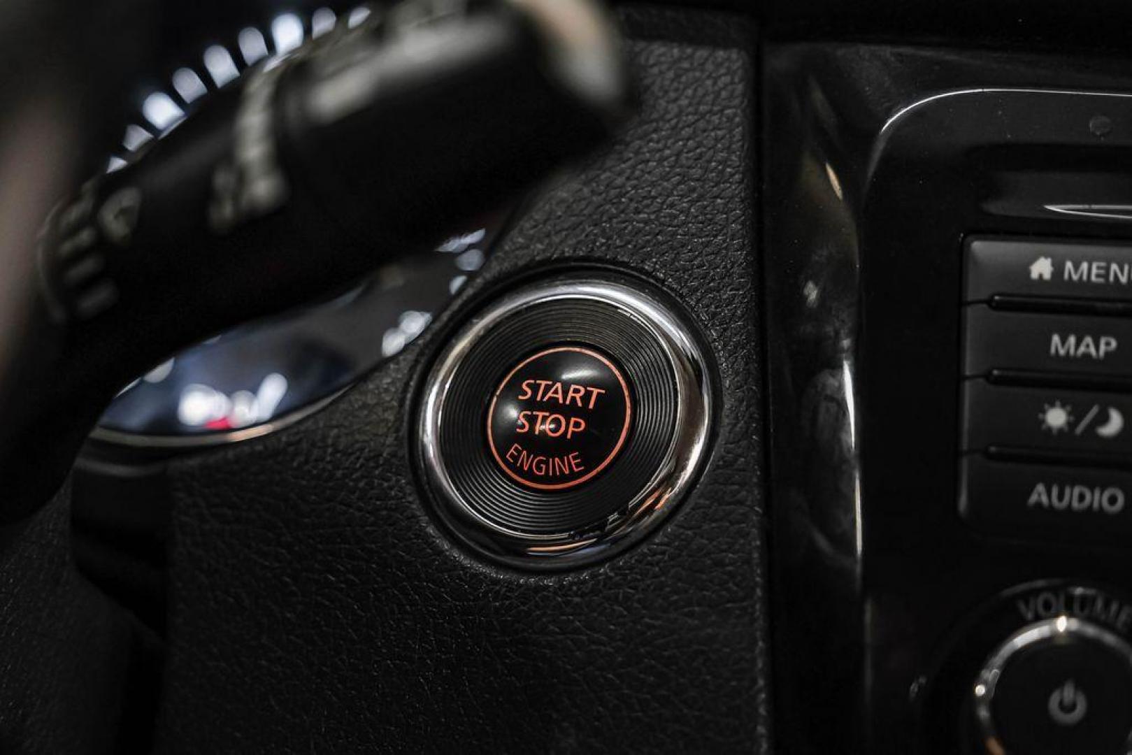 2020 Gun Metallic /Charcoal Nissan Rogue SL (5N1AT2MT2LC) with an 2.5L I4 DOHC 16V engine, CVT transmission, located at 15300 Midway Rd., Addison, TX, 75001, (972) 702-0011, 32.958321, -96.838074 - Photo#18