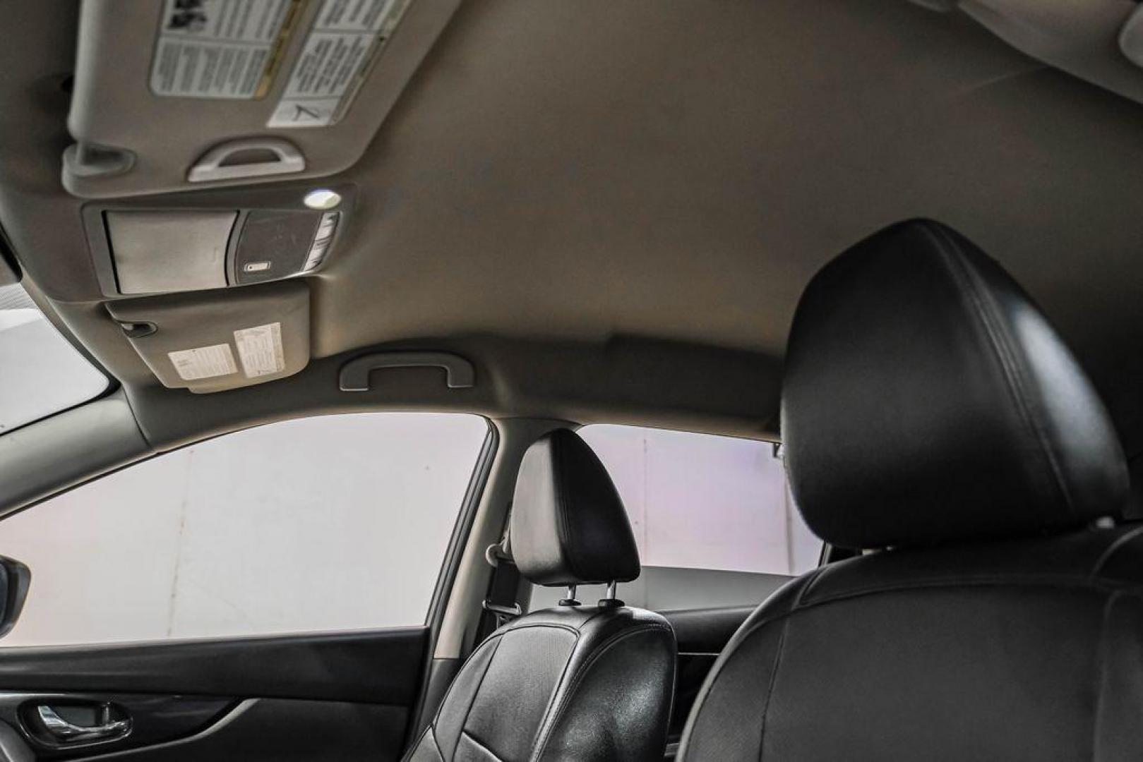 2020 Gun Metallic /Charcoal Nissan Rogue SL (5N1AT2MT2LC) with an 2.5L I4 DOHC 16V engine, CVT transmission, located at 15300 Midway Rd., Addison, TX, 75001, (972) 702-0011, 32.958321, -96.838074 - Photo#21