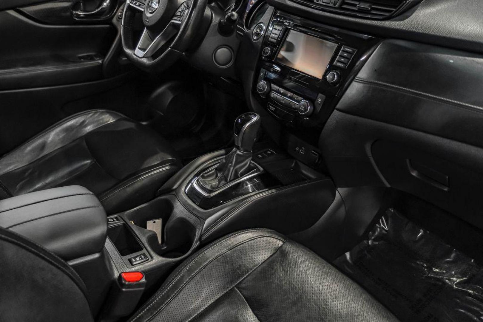 2020 Gun Metallic /Charcoal Nissan Rogue SL (5N1AT2MT2LC) with an 2.5L I4 DOHC 16V engine, CVT transmission, located at 15300 Midway Rd., Addison, TX, 75001, (972) 702-0011, 32.958321, -96.838074 - Photo#22