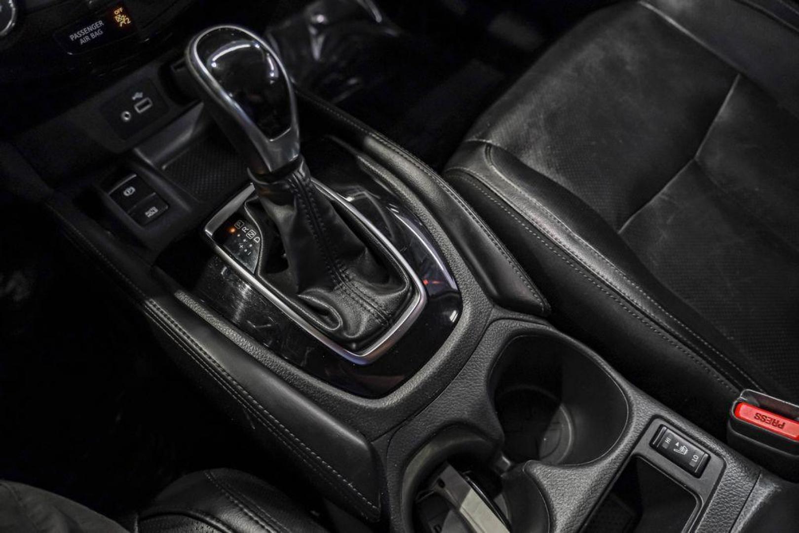 2020 Gun Metallic /Charcoal Nissan Rogue SL (5N1AT2MT2LC) with an 2.5L I4 DOHC 16V engine, CVT transmission, located at 15300 Midway Rd., Addison, TX, 75001, (972) 702-0011, 32.958321, -96.838074 - Photo#24