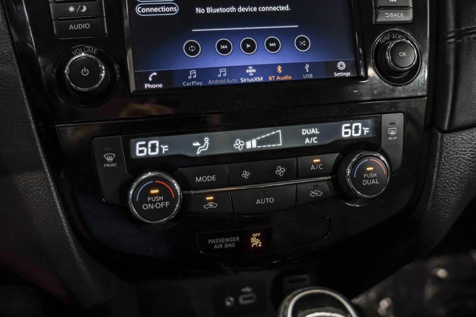 2020 Gun Metallic /Charcoal Nissan Rogue SL (5N1AT2MT2LC) with an 2.5L I4 DOHC 16V engine, CVT transmission, located at 15300 Midway Rd., Addison, TX, 75001, (972) 702-0011, 32.958321, -96.838074 - Photo#27