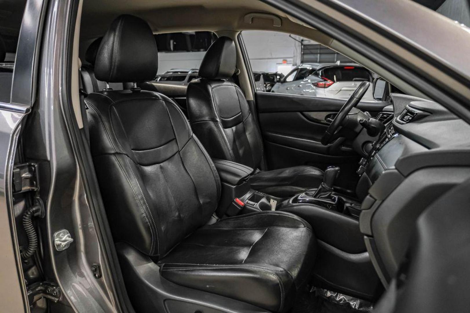 2020 Gun Metallic /Charcoal Nissan Rogue SL (5N1AT2MT2LC) with an 2.5L I4 DOHC 16V engine, CVT transmission, located at 15300 Midway Rd., Addison, TX, 75001, (972) 702-0011, 32.958321, -96.838074 - Photo#32