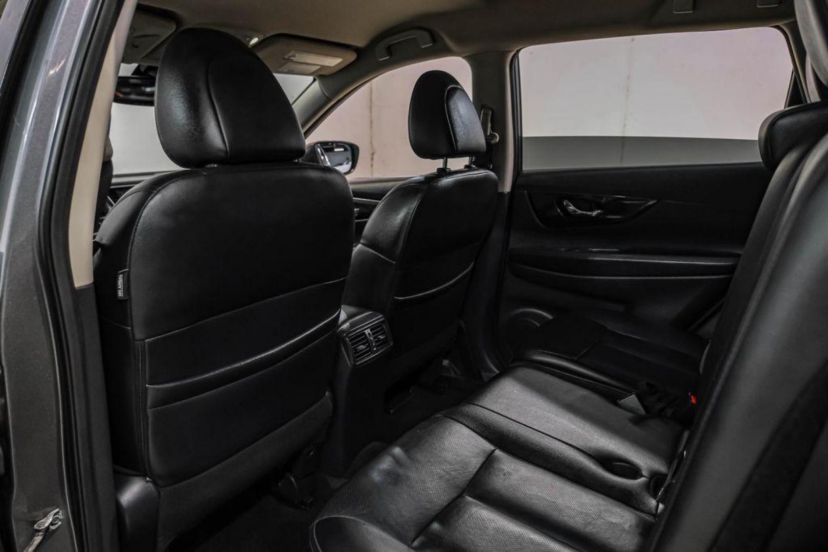 2020 Gun Metallic /Charcoal Nissan Rogue SL (5N1AT2MT2LC) with an 2.5L I4 DOHC 16V engine, CVT transmission, located at 15300 Midway Rd., Addison, TX, 75001, (972) 702-0011, 32.958321, -96.838074 - Photo#35