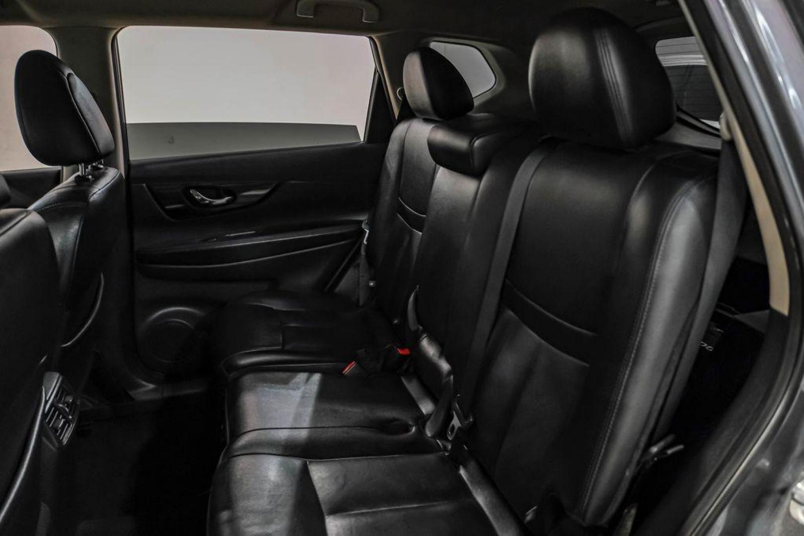 2020 Gun Metallic /Charcoal Nissan Rogue SL (5N1AT2MT2LC) with an 2.5L I4 DOHC 16V engine, CVT transmission, located at 15300 Midway Rd., Addison, TX, 75001, (972) 702-0011, 32.958321, -96.838074 - Photo#36