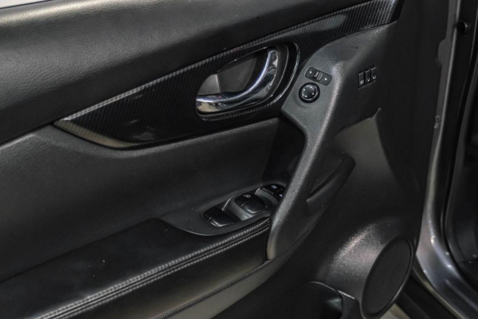 2020 Gun Metallic /Charcoal Nissan Rogue SL (5N1AT2MT2LC) with an 2.5L I4 DOHC 16V engine, CVT transmission, located at 15300 Midway Rd., Addison, TX, 75001, (972) 702-0011, 32.958321, -96.838074 - Photo#38