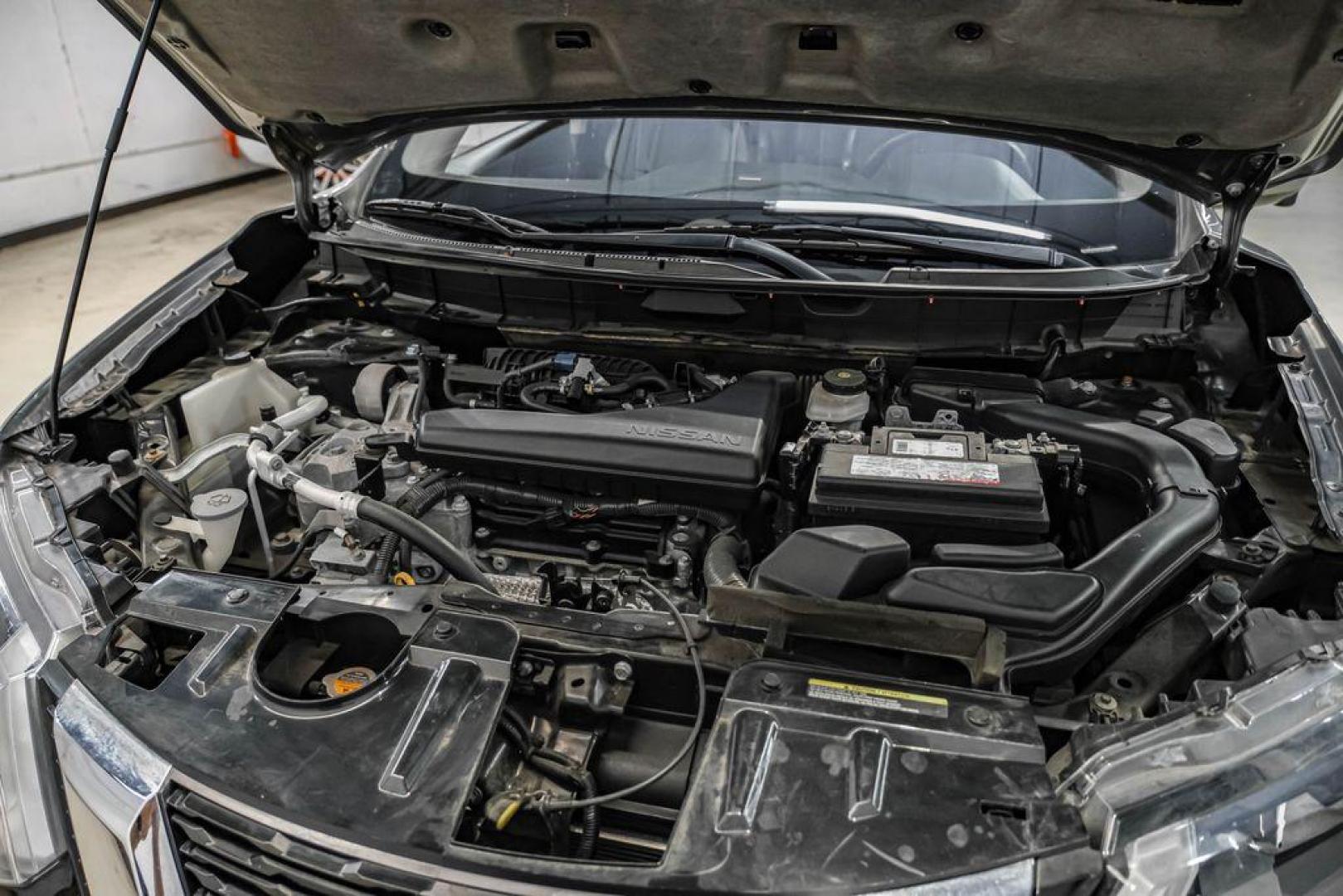 2020 Gun Metallic /Charcoal Nissan Rogue SL (5N1AT2MT2LC) with an 2.5L I4 DOHC 16V engine, CVT transmission, located at 15300 Midway Rd., Addison, TX, 75001, (972) 702-0011, 32.958321, -96.838074 - Photo#44