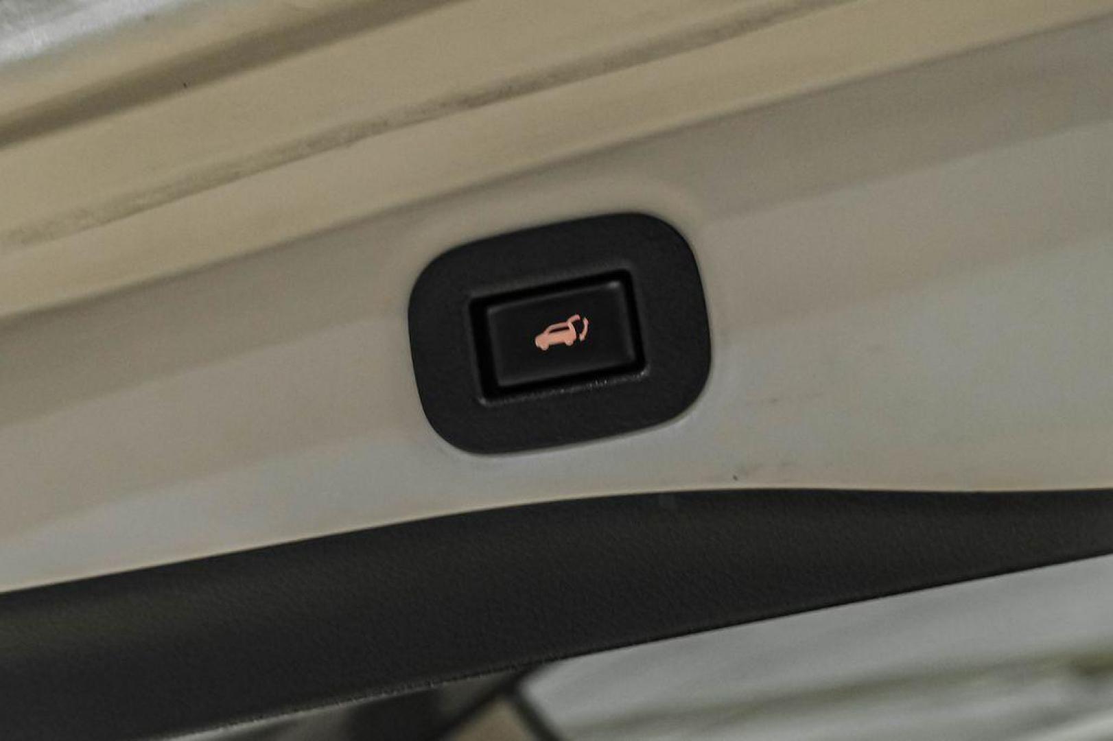 2020 Gun Metallic /Charcoal Nissan Rogue SL (5N1AT2MT2LC) with an 2.5L I4 DOHC 16V engine, CVT transmission, located at 15300 Midway Rd., Addison, TX, 75001, (972) 702-0011, 32.958321, -96.838074 - Photo#49