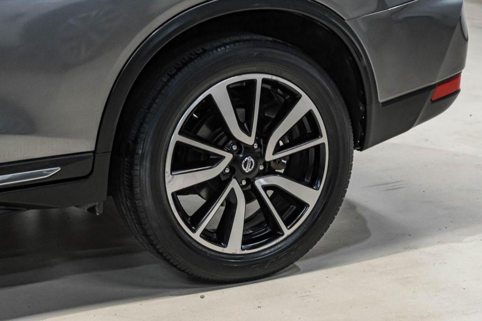 2020 Gun Metallic /Charcoal Nissan Rogue SL (5N1AT2MT2LC) with an 2.5L I4 DOHC 16V engine, CVT transmission, located at 15300 Midway Rd., Addison, TX, 75001, (972) 702-0011, 32.958321, -96.838074 - Photo#53