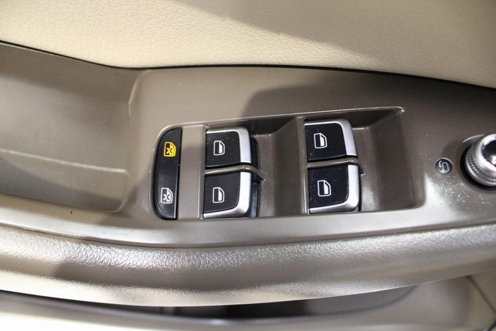 2014 Ibis White /Pistachio Beige Audi Q5 2.0T Premium Plus (WA1LFAFP4EA) with an 2.0L I4 TFSI Direct Injection DOHC engine, Automatic transmission, located at 15300 Midway Rd., Addison, TX, 75001, (972) 702-0011, 32.958321, -96.838074 - Introducing the 2014 Audi Q5 2.0T Premium Plus quattro, now available at Midway Auto Group in Addison, Texas. This luxury compact SUV seamlessly blends performance, sophistication, and advanced technology, making it an excellent choice for discerning drivers seeking versatility and style.<br><br>Key - Photo#30