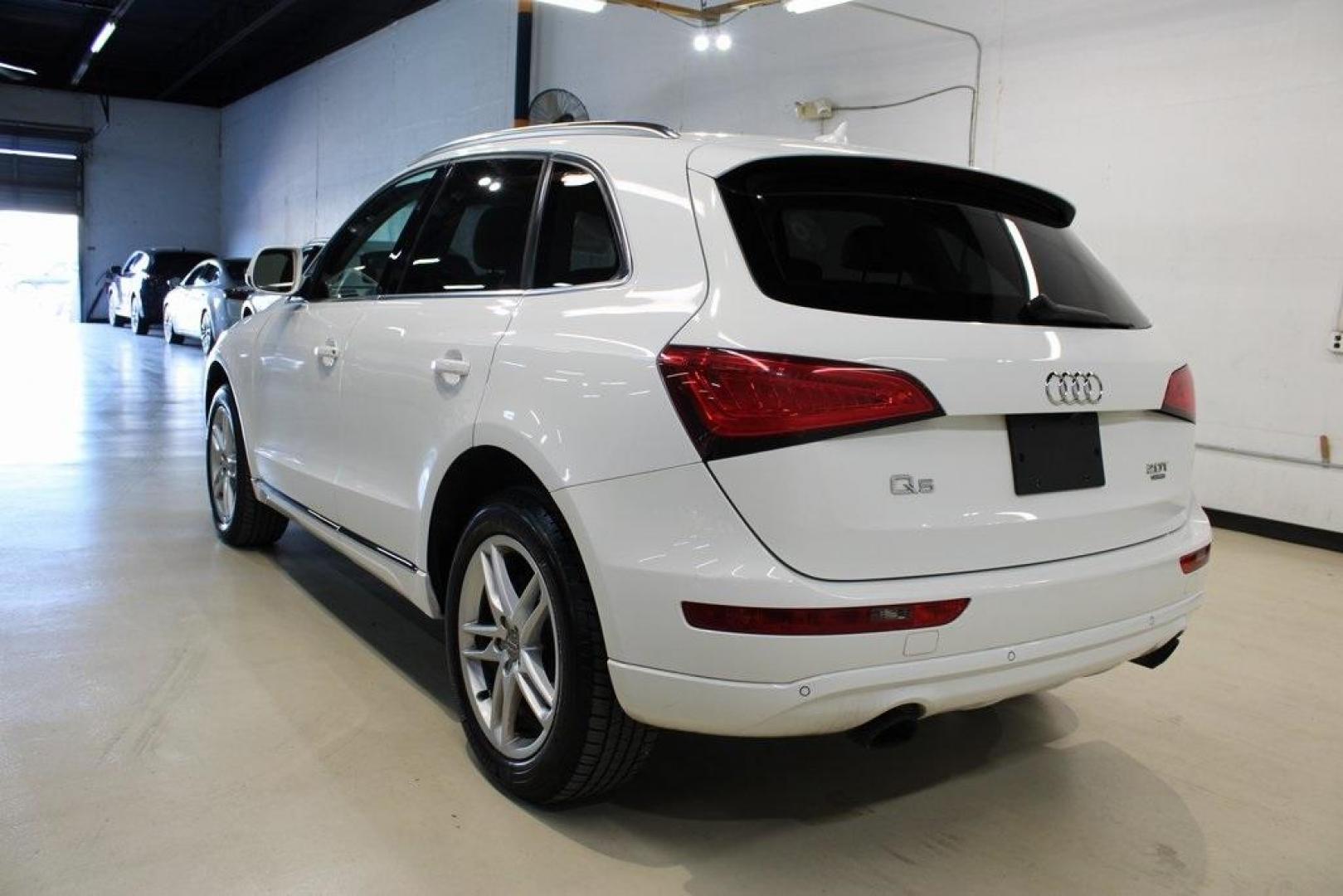 2014 Ibis White /Pistachio Beige Audi Q5 2.0T Premium Plus (WA1LFAFP4EA) with an 2.0L I4 TFSI Direct Injection DOHC engine, Automatic transmission, located at 15300 Midway Rd., Addison, TX, 75001, (972) 702-0011, 32.958321, -96.838074 - Introducing the 2014 Audi Q5 2.0T Premium Plus quattro, now available at Midway Auto Group in Addison, Texas. This luxury compact SUV seamlessly blends performance, sophistication, and advanced technology, making it an excellent choice for discerning drivers seeking versatility and style.<br><br>Key - Photo#3