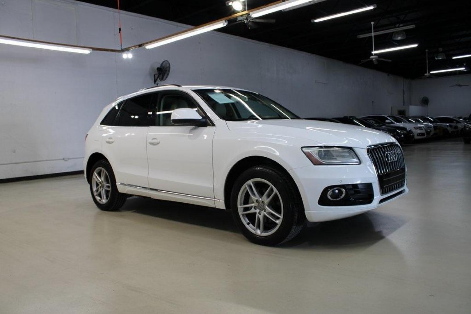 2014 Ibis White /Pistachio Beige Audi Q5 2.0T Premium Plus (WA1LFAFP4EA) with an 2.0L I4 TFSI Direct Injection DOHC engine, Automatic transmission, located at 15300 Midway Rd., Addison, TX, 75001, (972) 702-0011, 32.958321, -96.838074 - Introducing the 2014 Audi Q5 2.0T Premium Plus quattro, now available at Midway Auto Group in Addison, Texas. This luxury compact SUV seamlessly blends performance, sophistication, and advanced technology, making it an excellent choice for discerning drivers seeking versatility and style.<br><br>Key - Photo#6