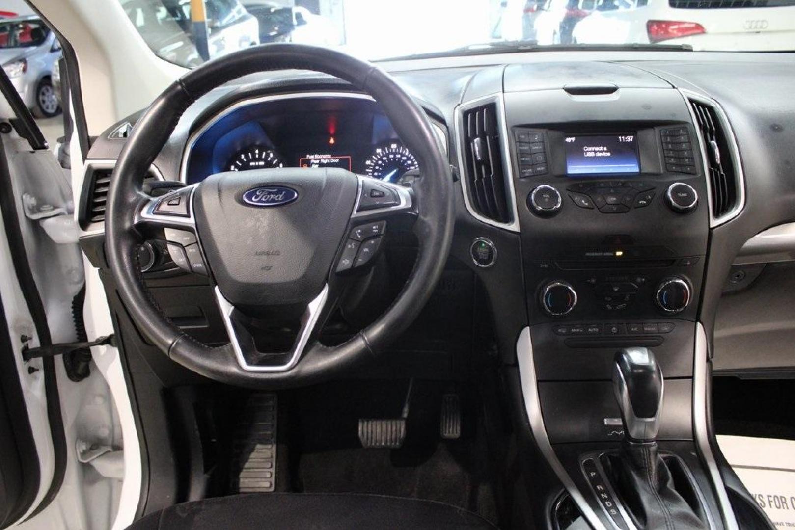 2017 Oxford White /Ebony Ford Edge SEL (2FMPK3J99HB) with an EcoBoost 2.0L I4 GTDi DOHC Turbocharged VCT engine, Automatic transmission, located at 15300 Midway Rd., Addison, TX, 75001, (972) 702-0011, 32.958321, -96.838074 - Photo#16