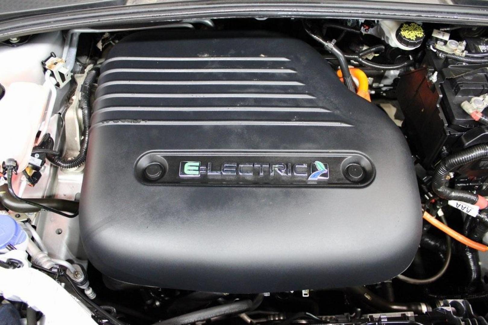2014 Ingot Silver /Medium Light Stone Ford Focus Electric Base (1FADP3R42EL) with an 107kW Electric Motor engine, Automatic transmission, located at 15300 Midway Rd., Addison, TX, 75001, (972) 702-0011, 32.958321, -96.838074 - Introducing the 2014 Ford Focus Electric, now available at Midway Auto Group in Addison, Texas. This eco-friendly hatchback combines zero-emission performance with modern features, making it an excellent choice for environmentally conscious drivers seeking efficiency without compromising on style.<b - Photo#29