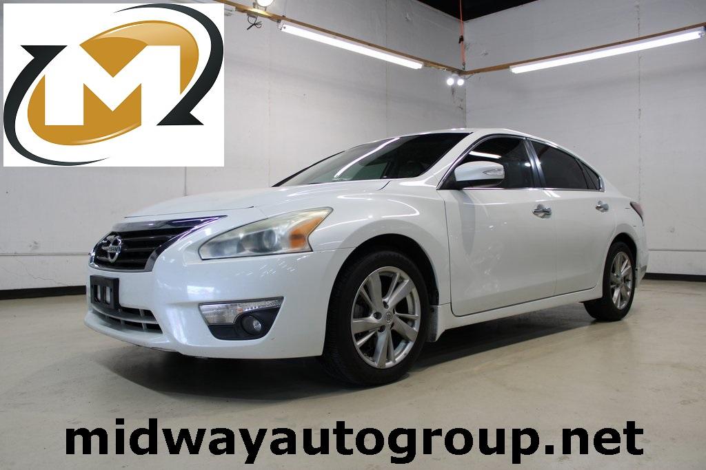 photo of 2014 Nissan Altima 2.5 SV