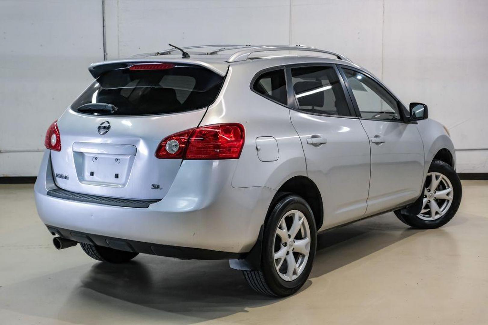 2009 Brilliant Silver Metallic /Gray Nissan Rogue SL (JN8AS58T49W) with an 2.5L 4-Cylinder DOHC 16V engine, CVT transmission, located at 15300 Midway Rd., Addison, TX, 75001, (972) 702-0011, 32.958321, -96.838074 - Photo#8