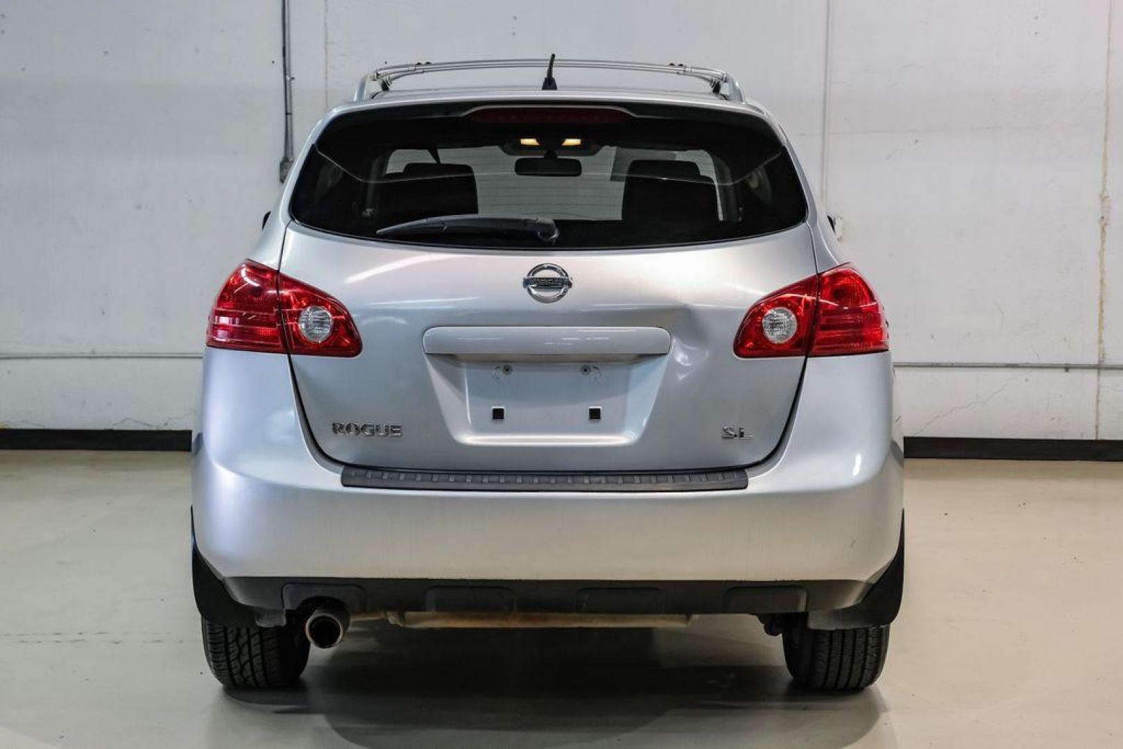 2009 Brilliant Silver Metallic /Gray Nissan Rogue SL (JN8AS58T49W) with an 2.5L 4-Cylinder DOHC 16V engine, CVT transmission, located at 15300 Midway Rd., Addison, TX, 75001, (972) 702-0011, 32.958321, -96.838074 - Photo#9