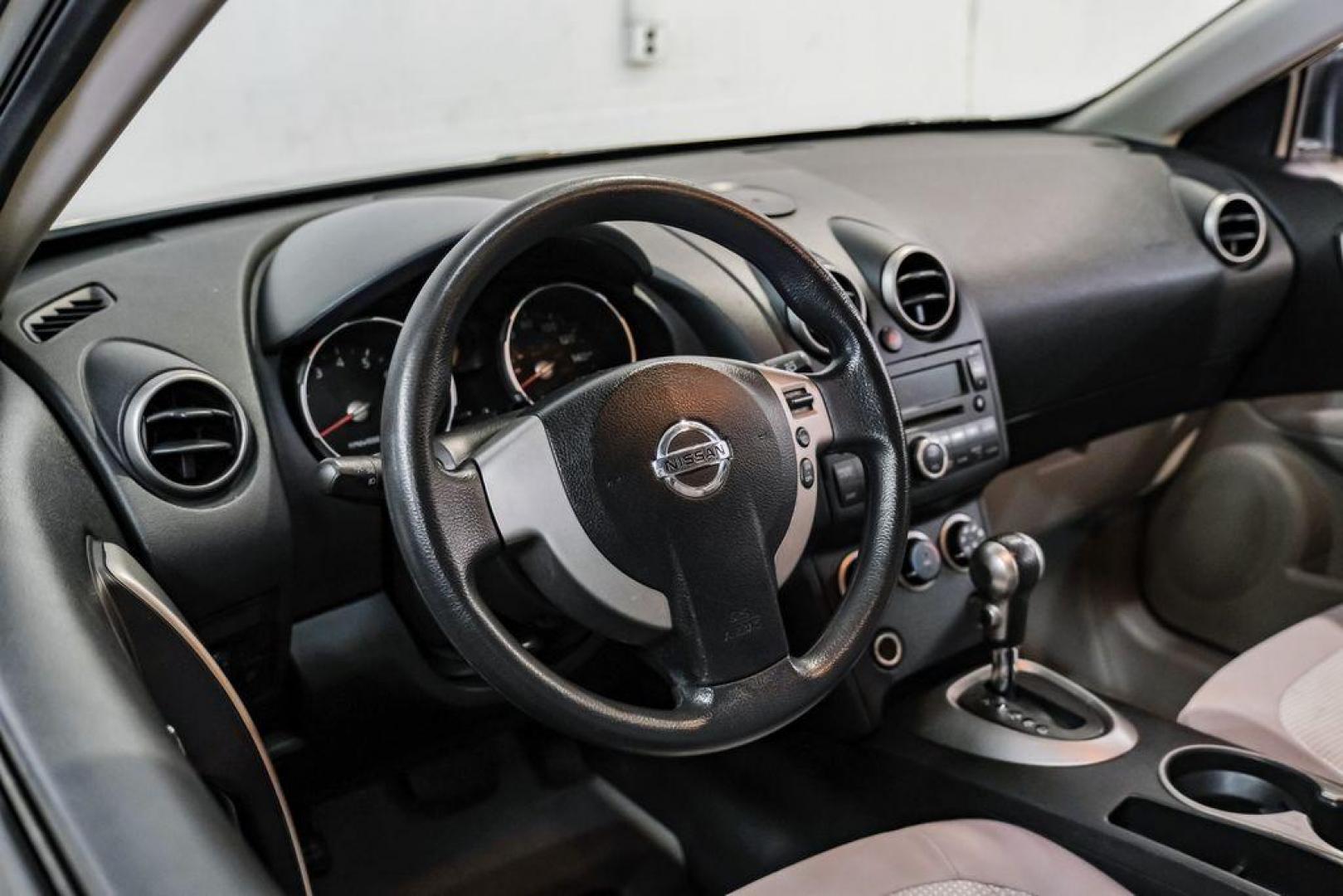 2009 Brilliant Silver Metallic /Gray Nissan Rogue SL (JN8AS58T49W) with an 2.5L 4-Cylinder DOHC 16V engine, CVT transmission, located at 15300 Midway Rd., Addison, TX, 75001, (972) 702-0011, 32.958321, -96.838074 - Photo#17