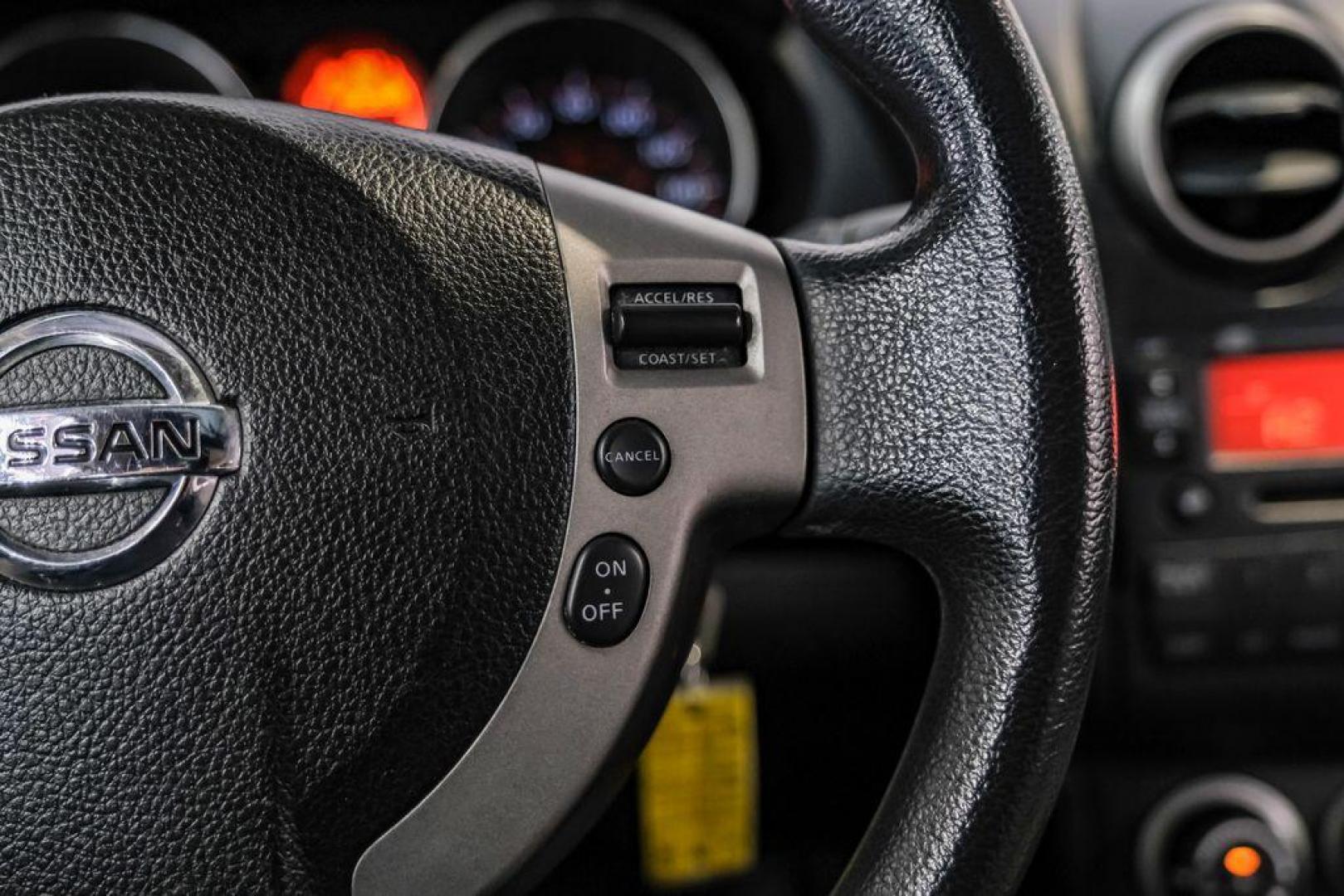 2009 Brilliant Silver Metallic /Gray Nissan Rogue SL (JN8AS58T49W) with an 2.5L 4-Cylinder DOHC 16V engine, CVT transmission, located at 15300 Midway Rd., Addison, TX, 75001, (972) 702-0011, 32.958321, -96.838074 - Photo#18