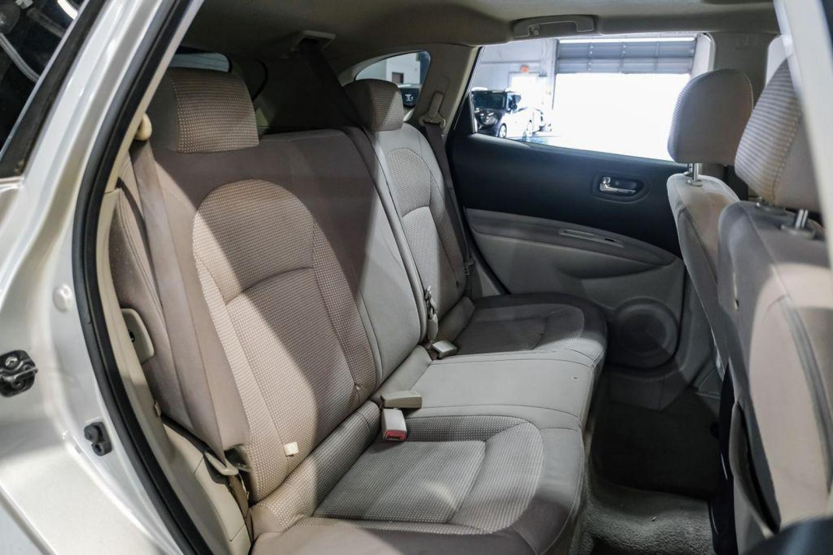 2009 Brilliant Silver Metallic /Gray Nissan Rogue SL (JN8AS58T49W) with an 2.5L 4-Cylinder DOHC 16V engine, CVT transmission, located at 15300 Midway Rd., Addison, TX, 75001, (972) 702-0011, 32.958321, -96.838074 - Photo#31