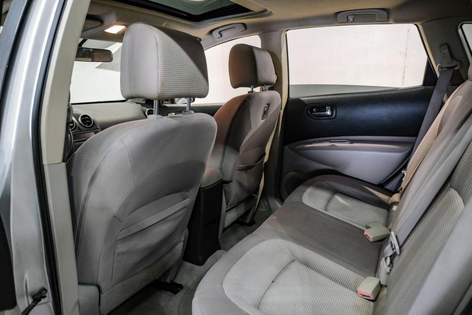 2009 Brilliant Silver Metallic /Gray Nissan Rogue SL (JN8AS58T49W) with an 2.5L 4-Cylinder DOHC 16V engine, CVT transmission, located at 15300 Midway Rd., Addison, TX, 75001, (972) 702-0011, 32.958321, -96.838074 - Photo#33