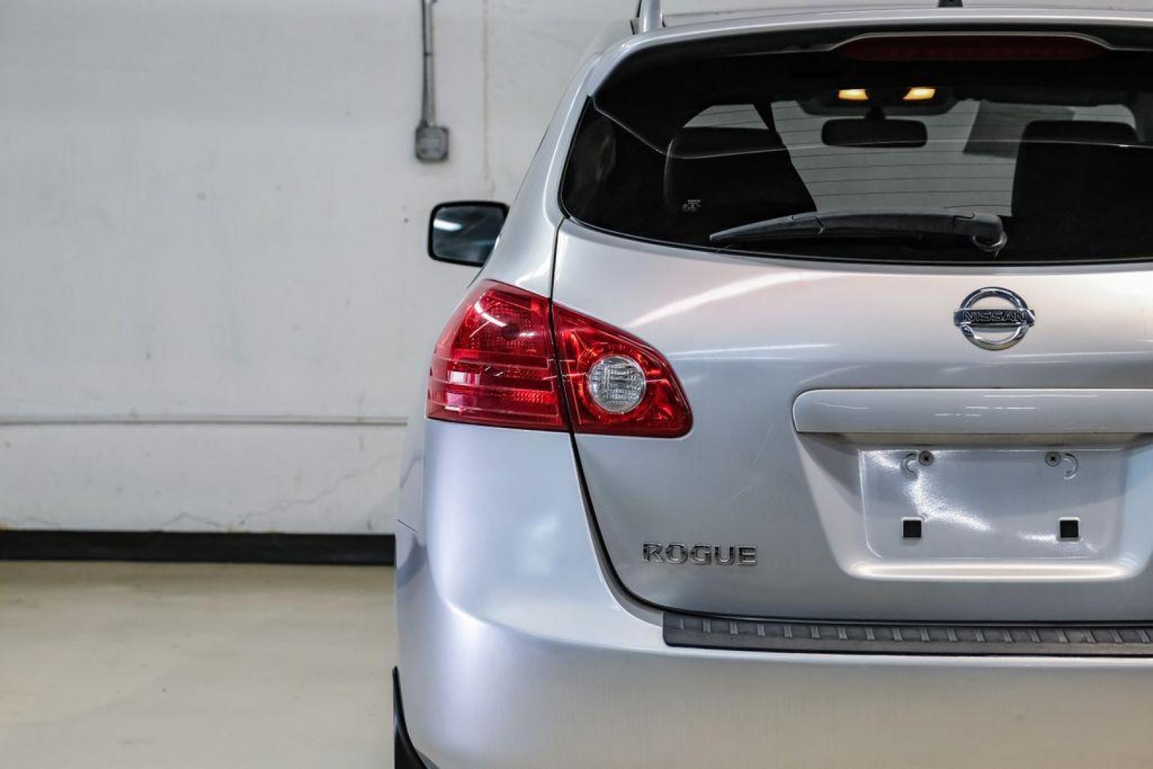 2009 Brilliant Silver Metallic /Gray Nissan Rogue SL (JN8AS58T49W) with an 2.5L 4-Cylinder DOHC 16V engine, CVT transmission, located at 15300 Midway Rd., Addison, TX, 75001, (972) 702-0011, 32.958321, -96.838074 - Photo#43